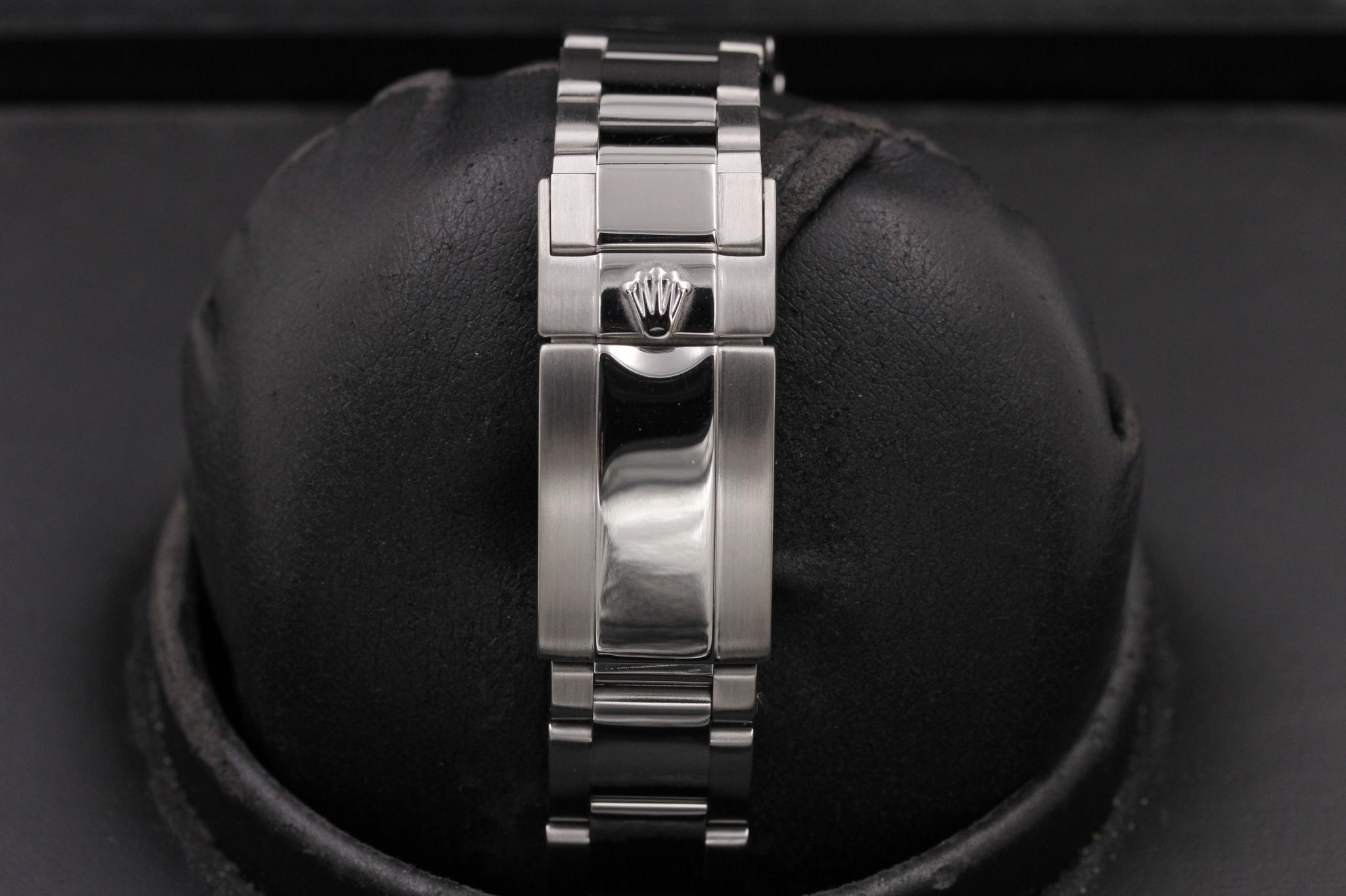 Watch Image 8