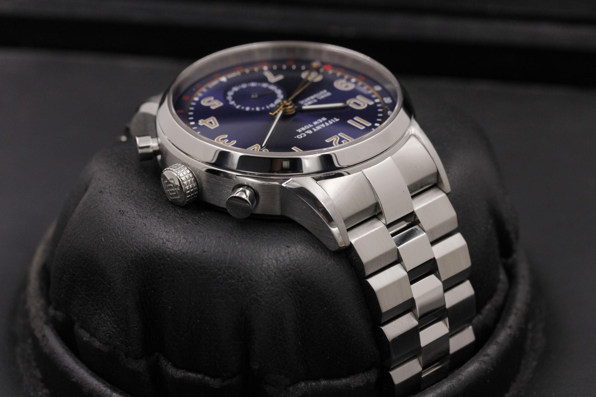 Watch Image 4
