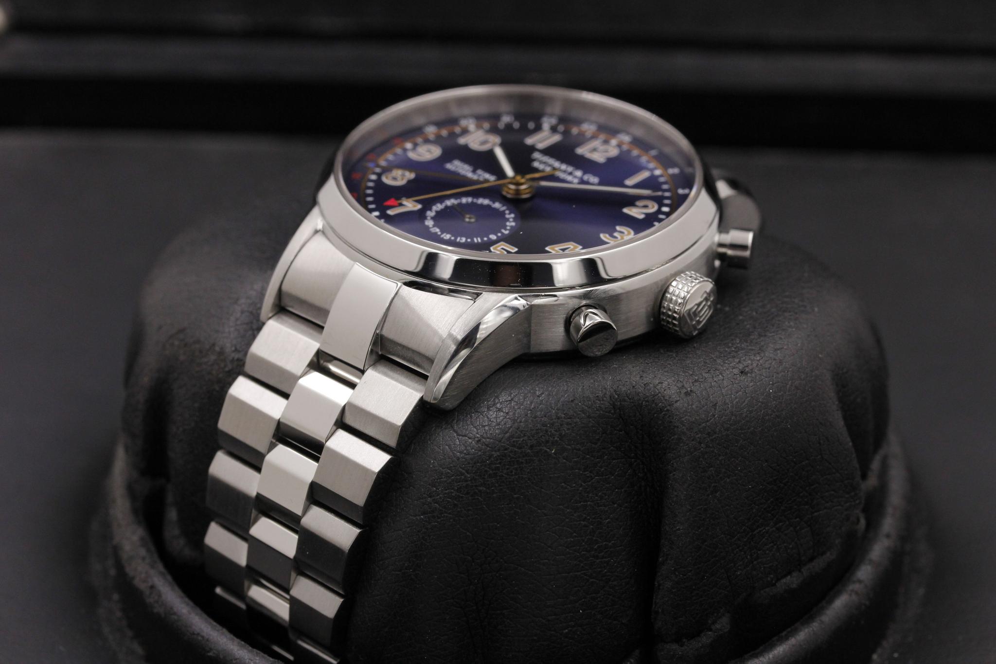 Watch Image 2