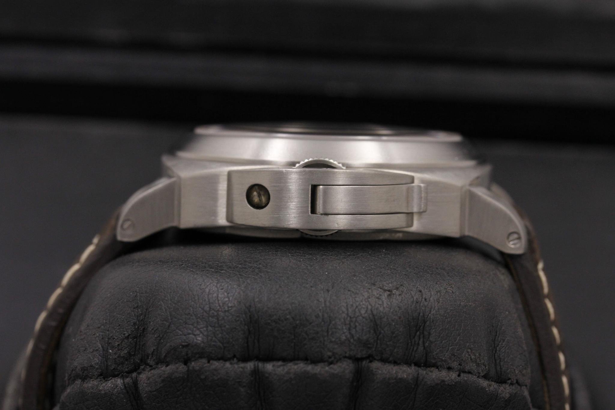 Watch Image 3