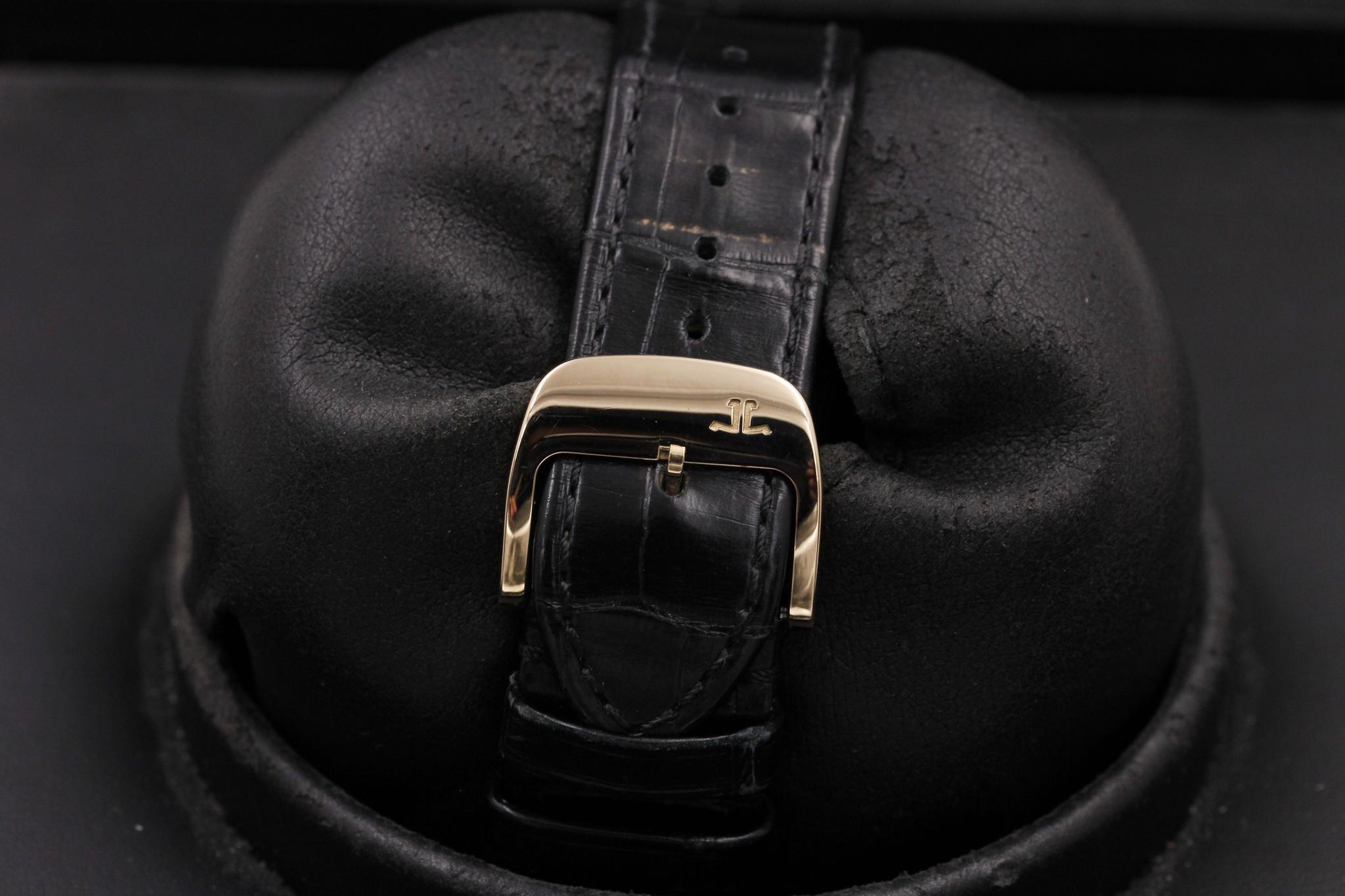 Watch Image 8