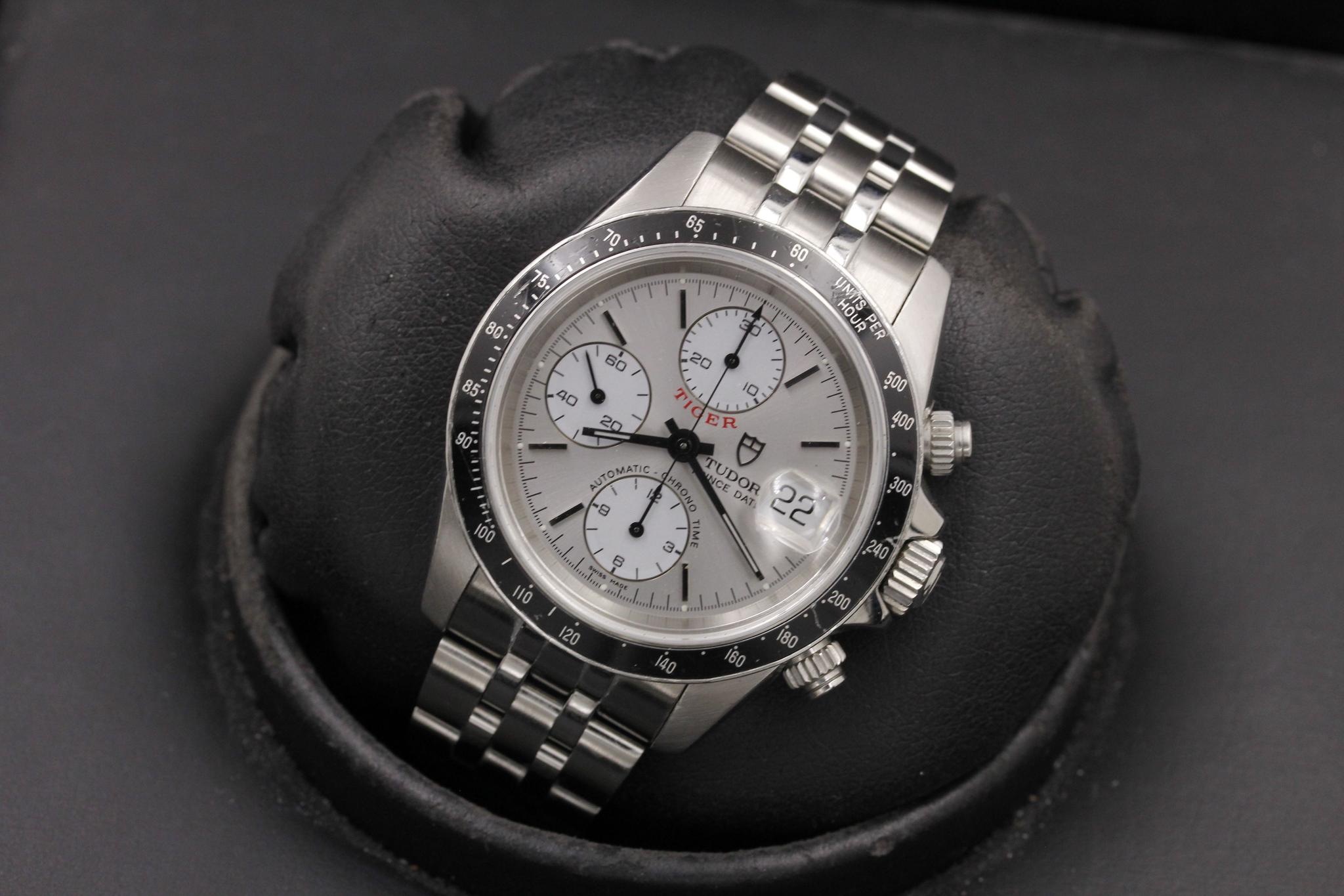Watch Image 12