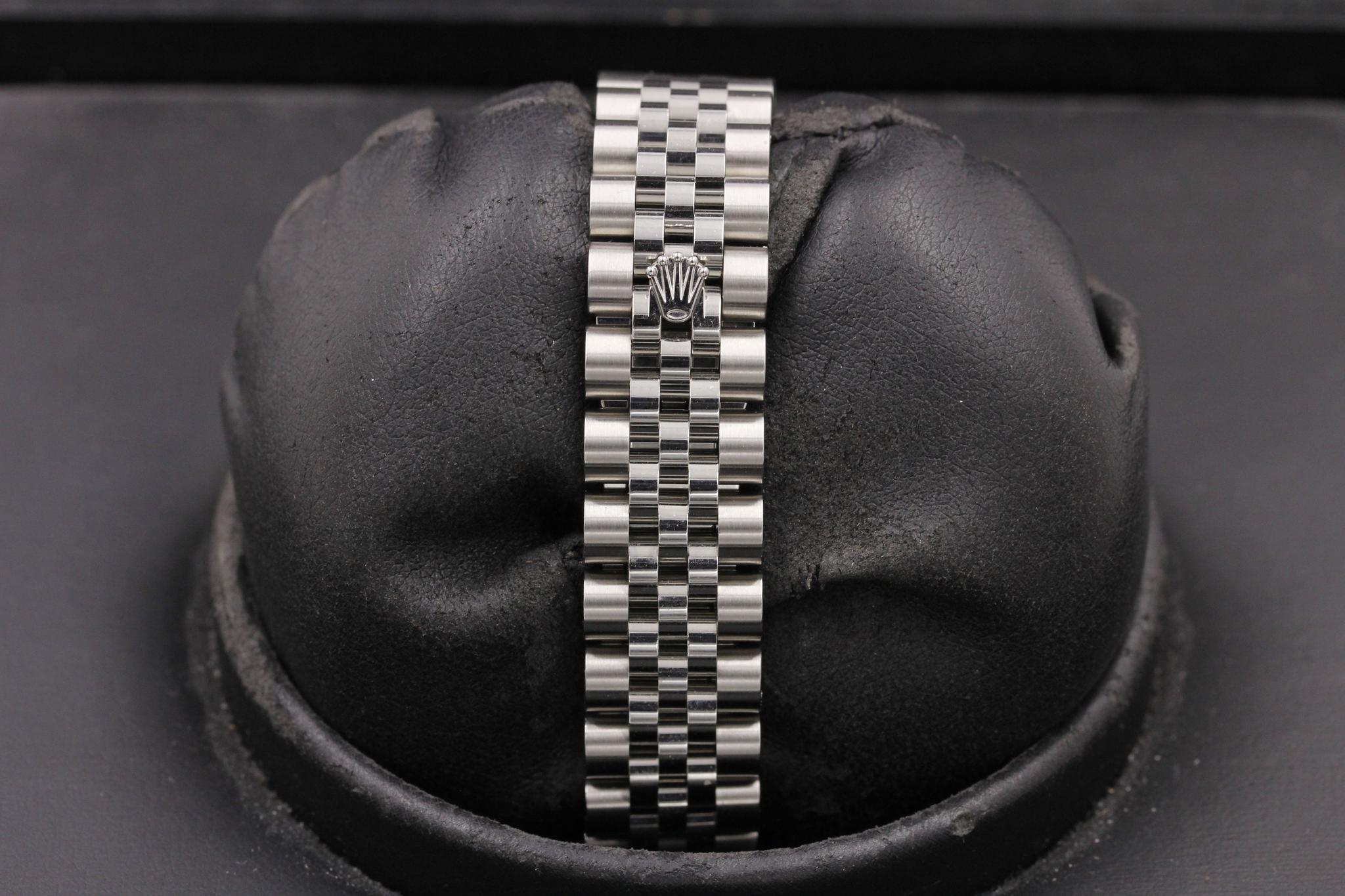 Watch Image 8