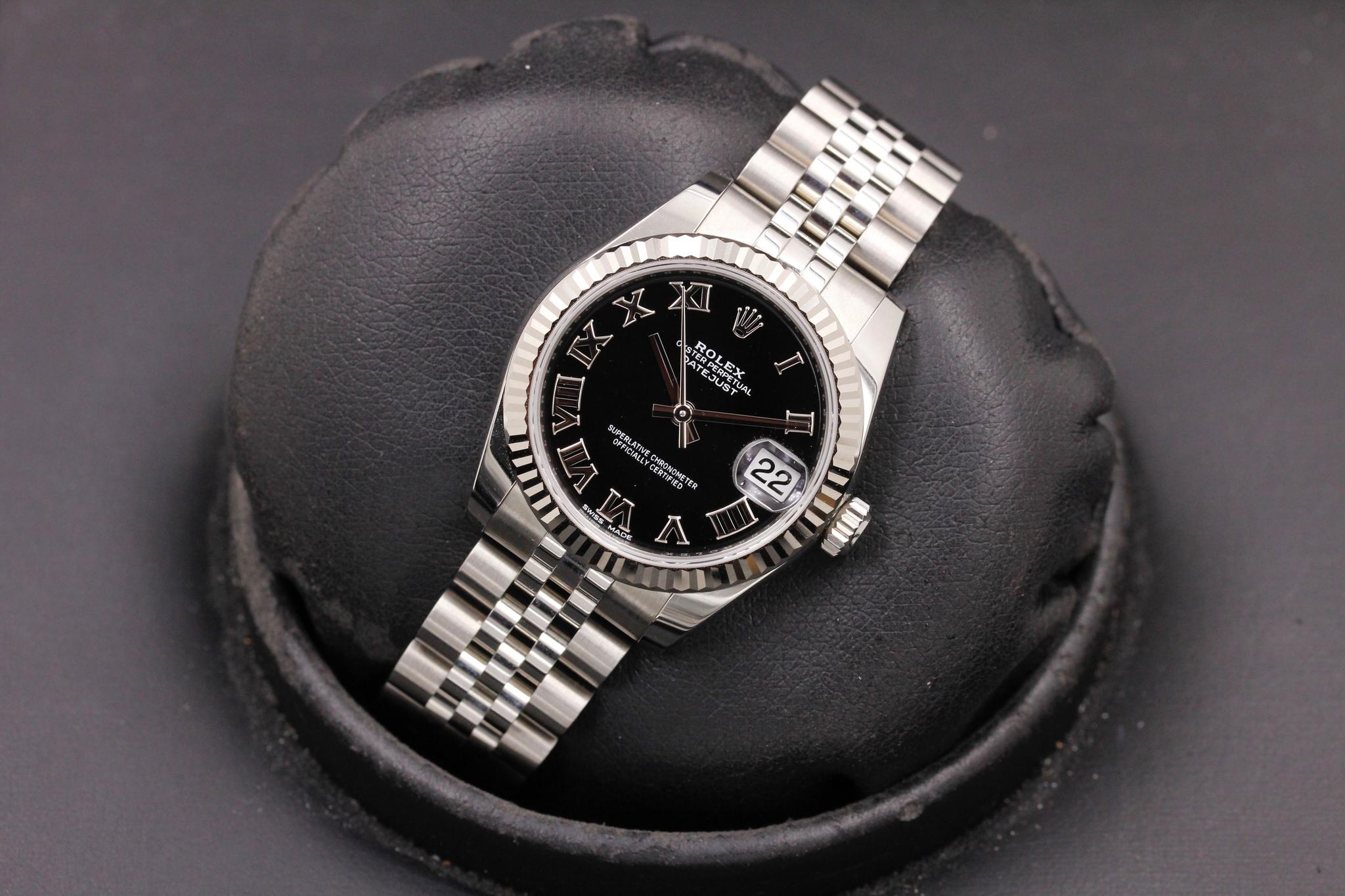 Watch Image 10