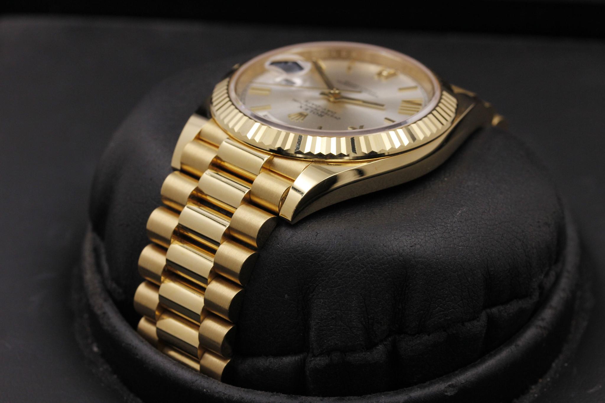 Watch Image 5