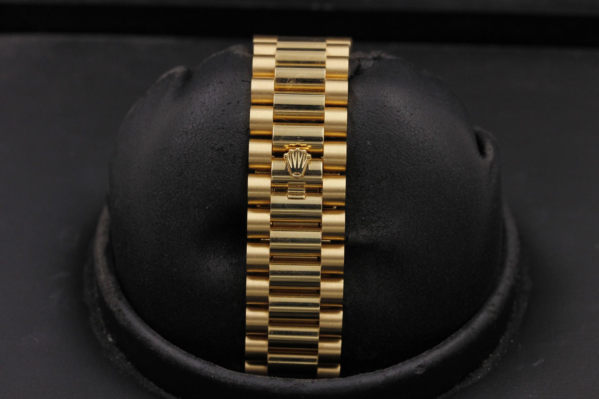Watch Image 8