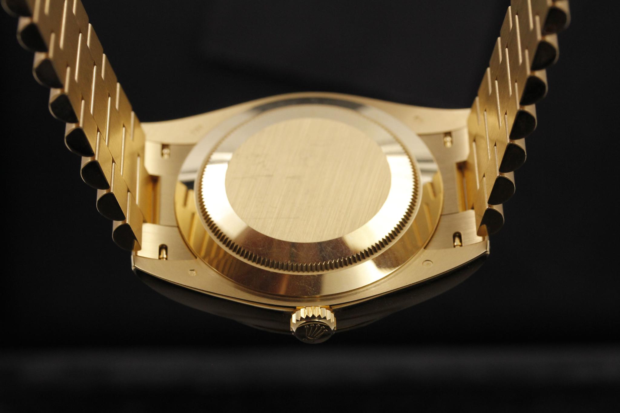 Watch Image 7