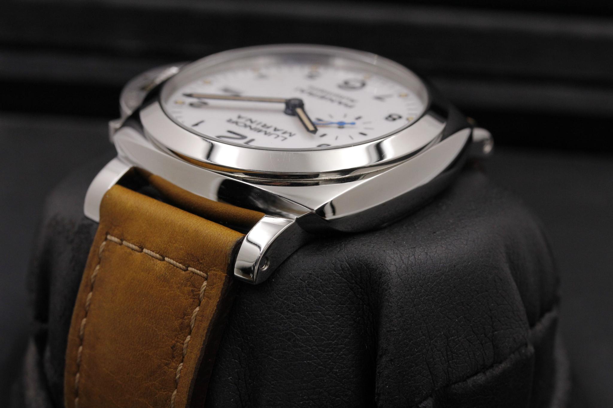 Watch Image 5