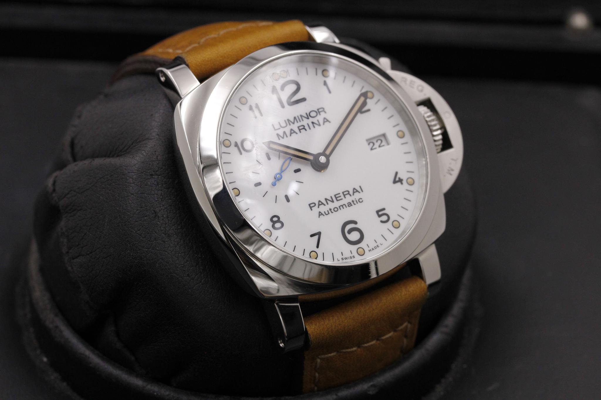 Watch Image 10
