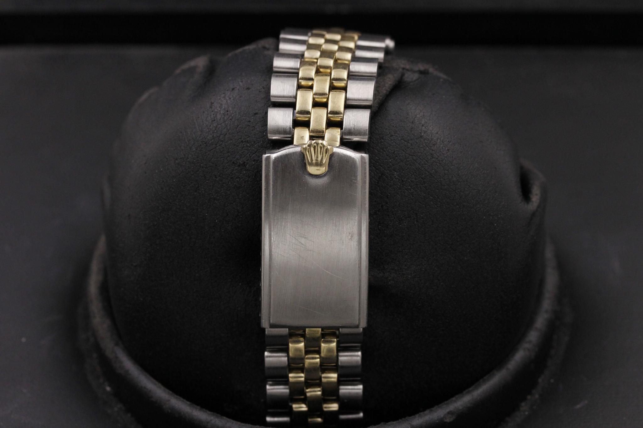 Watch Image 11