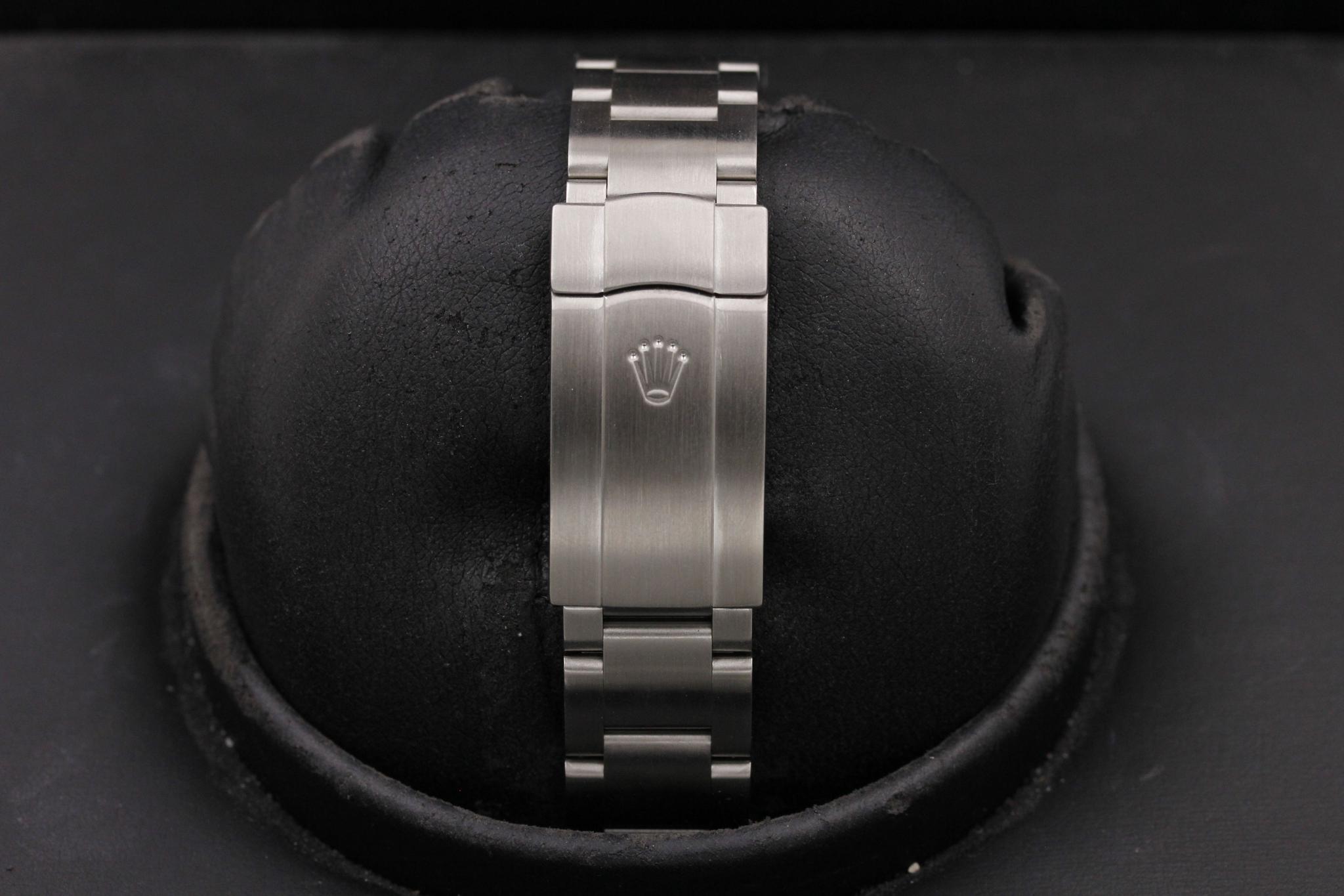 Watch Image 8