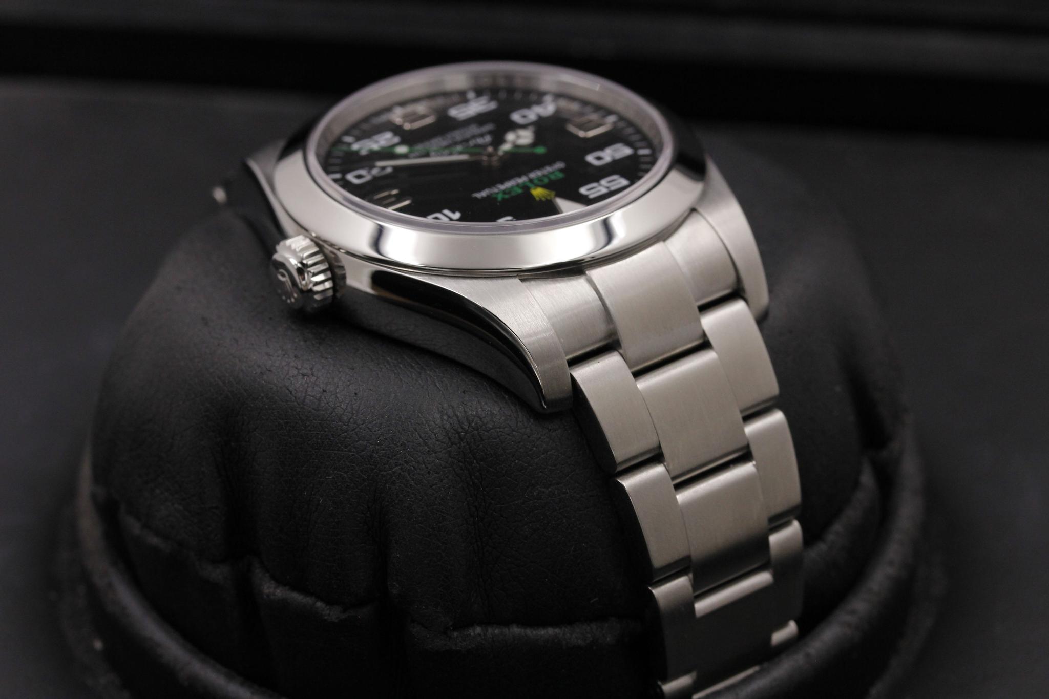 Watch Image 4