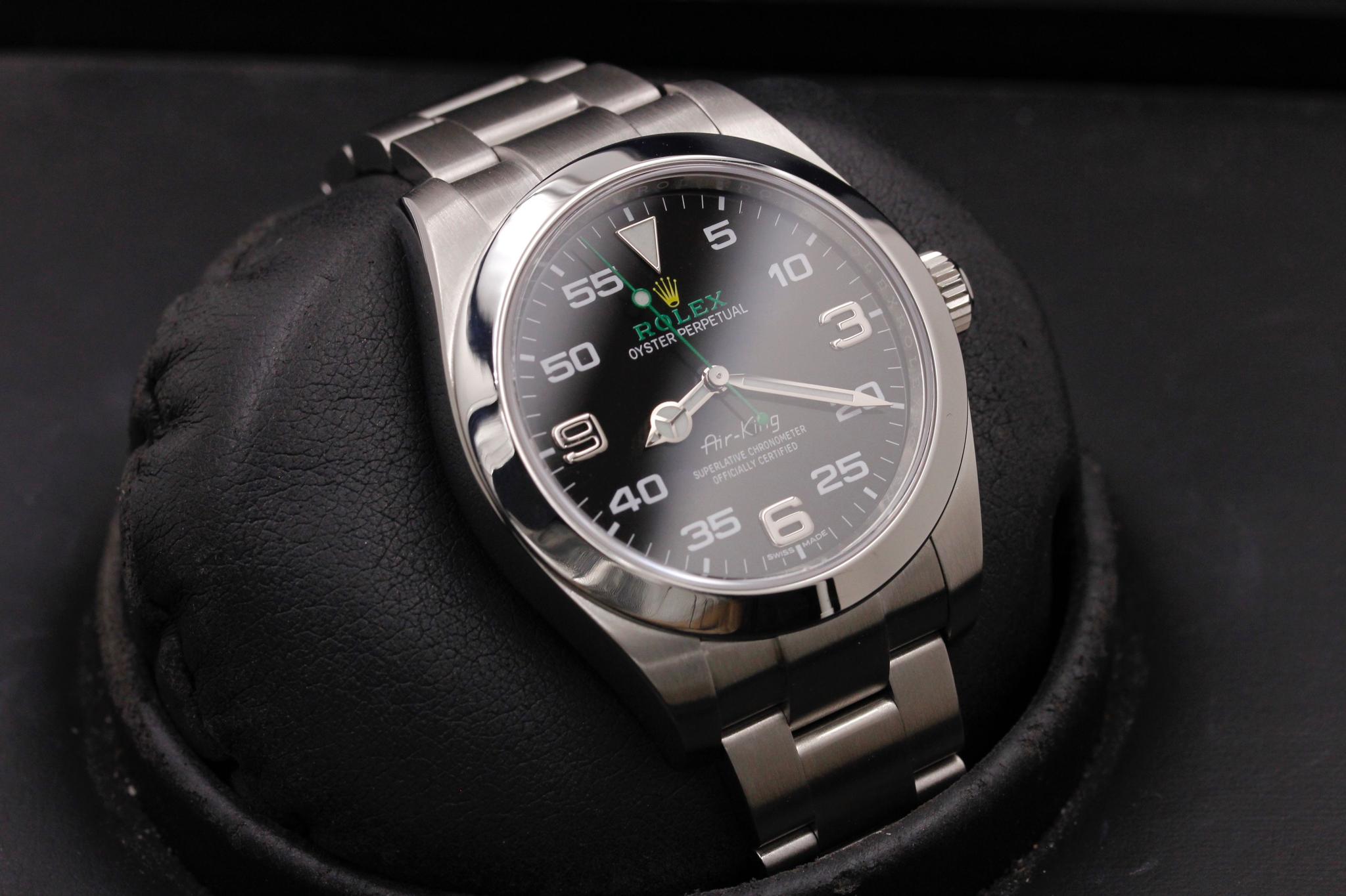 Watch Image 10