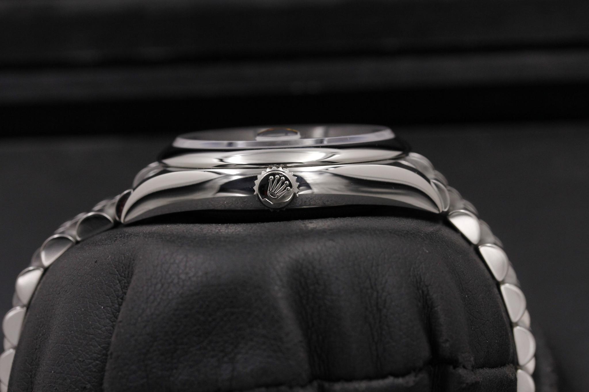 Watch Image 3
