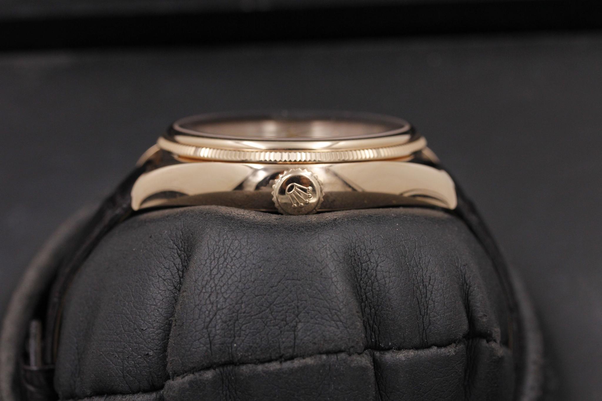Watch Image 3
