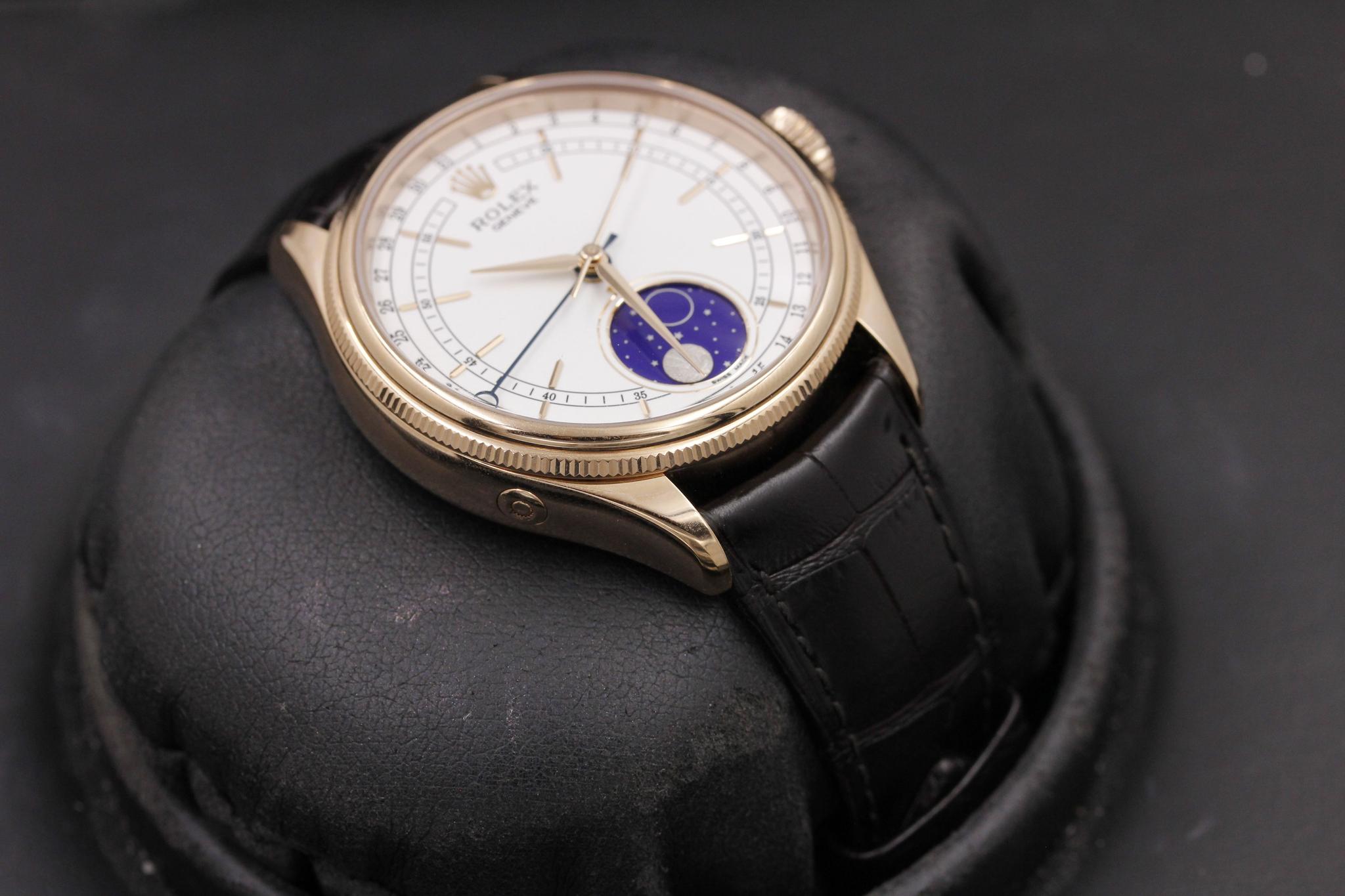 Watch Image 6