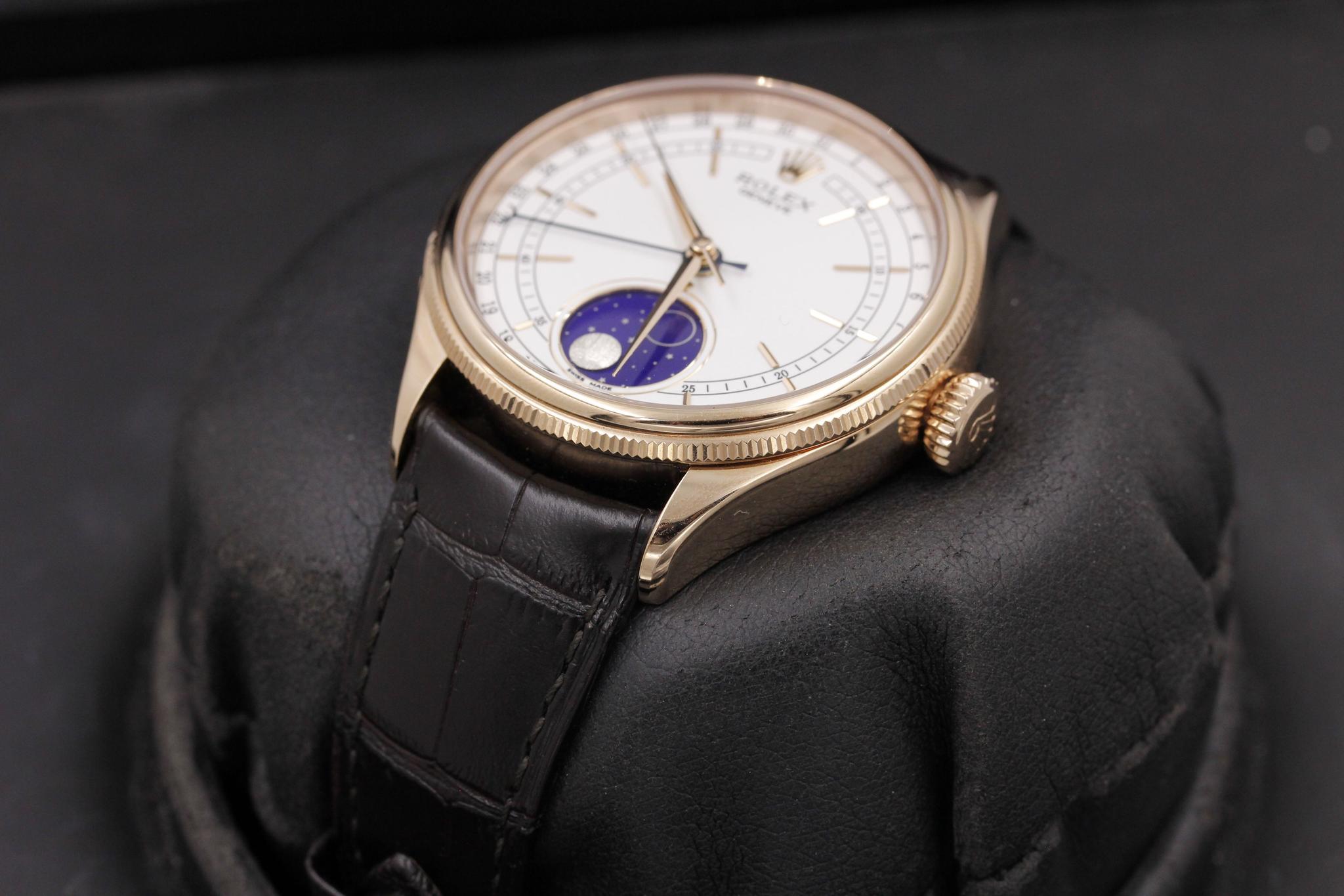 Watch Image 2