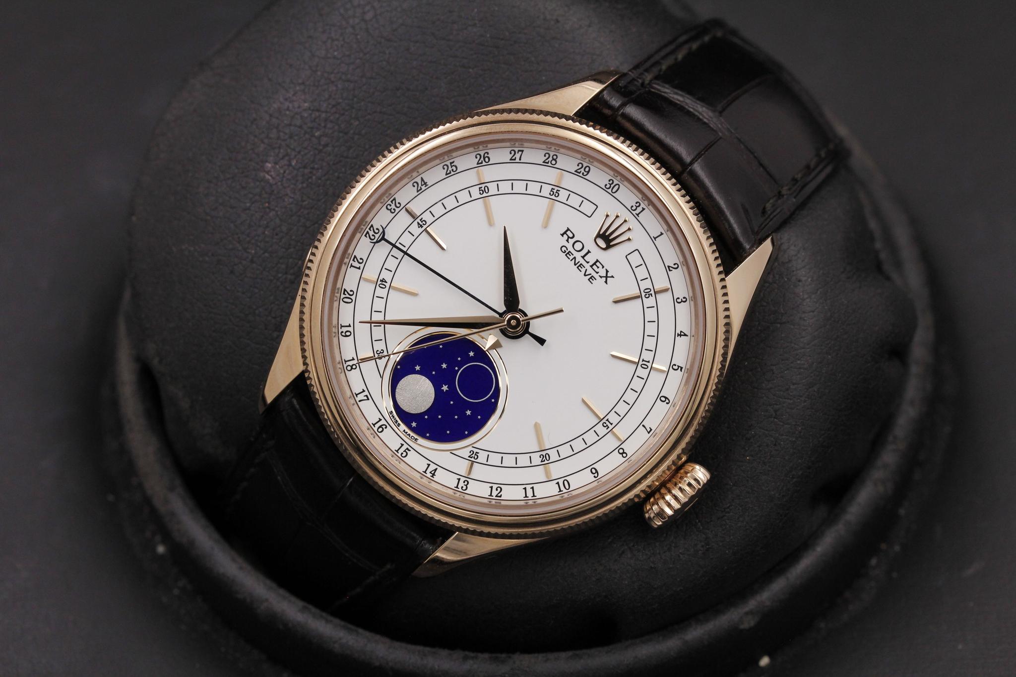 Watch Image 10
