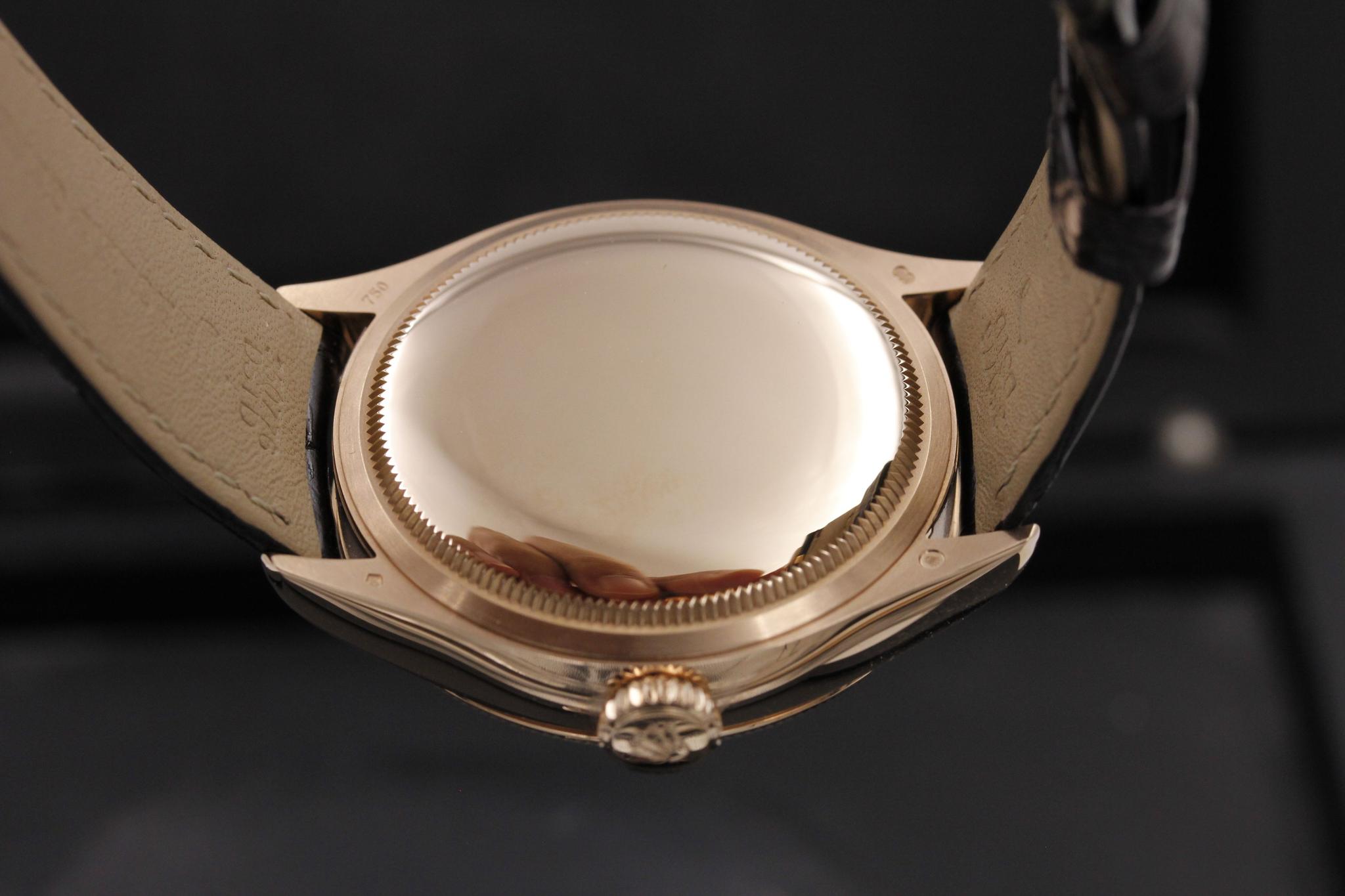 Watch Image 7