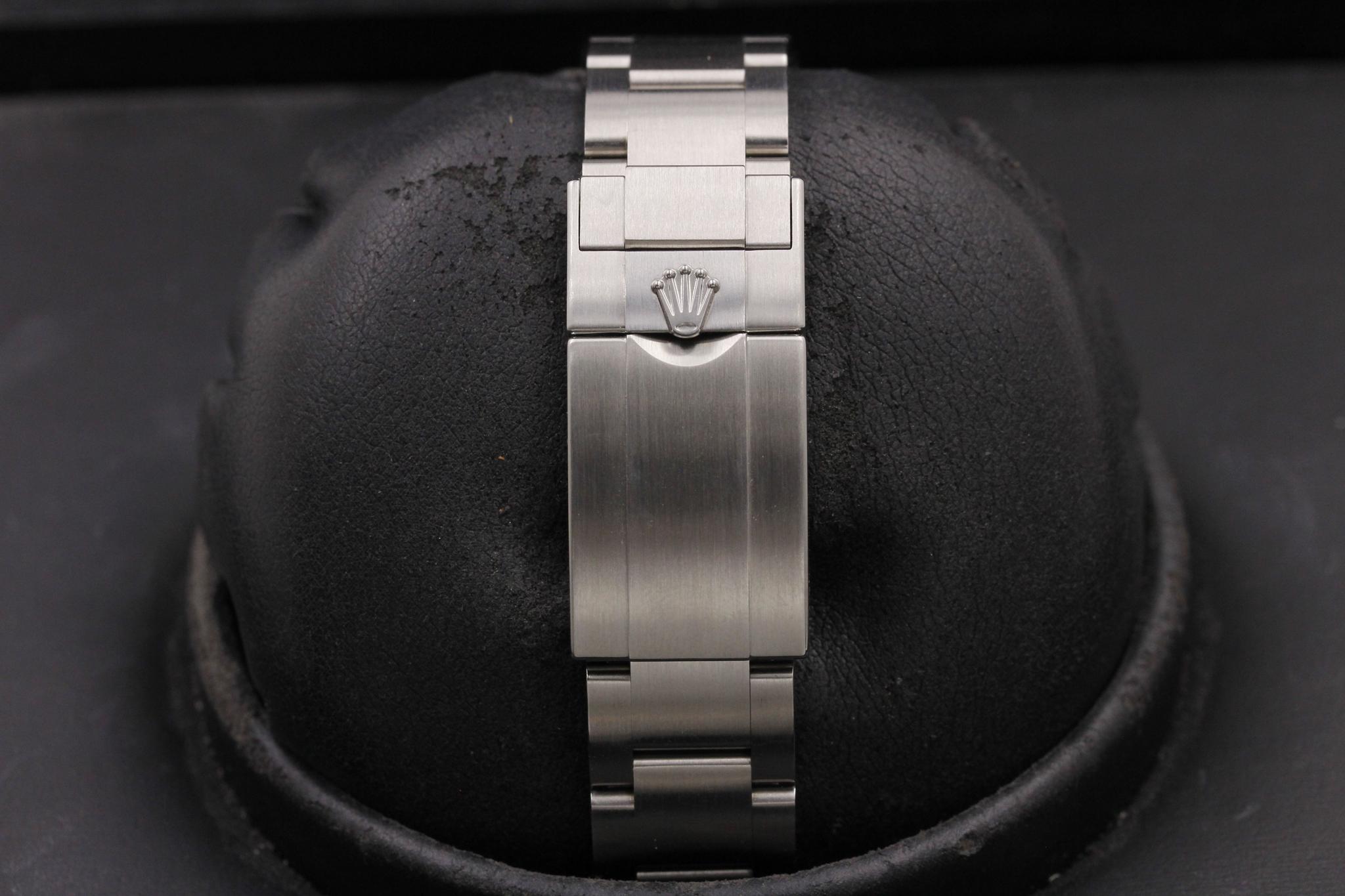 Watch Image 7