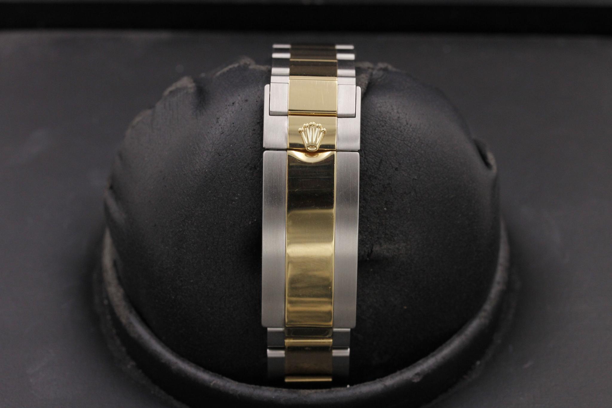Watch Image 8