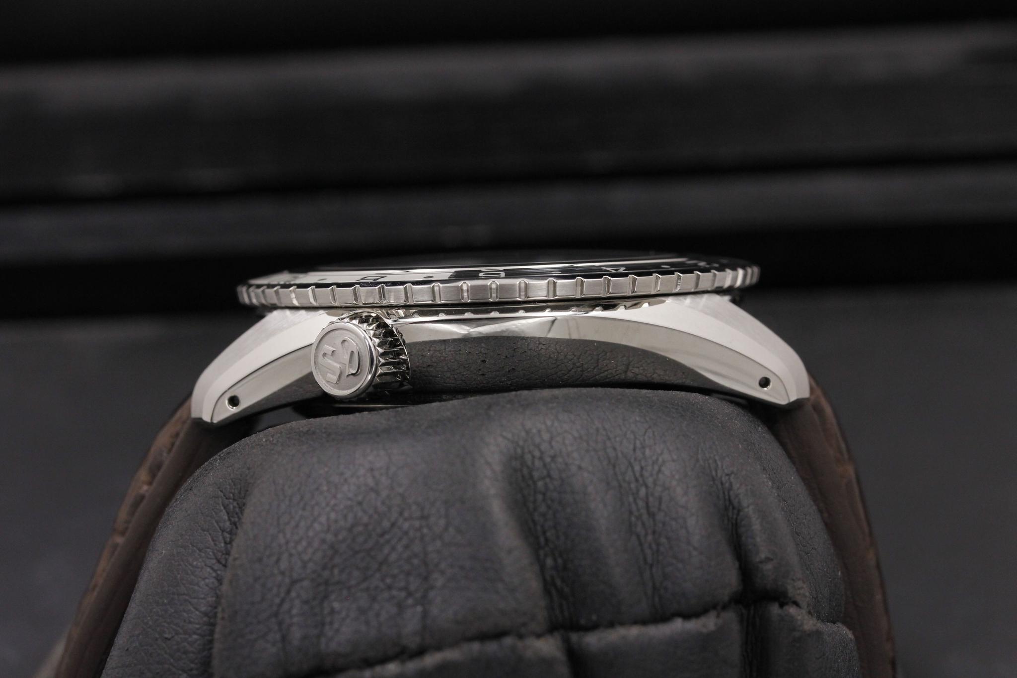 Watch Image 3