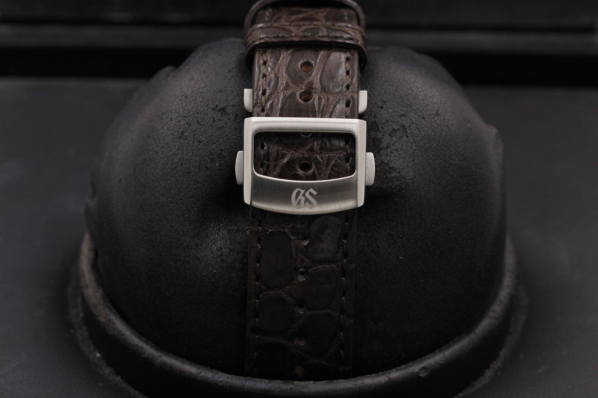 Watch Image 8