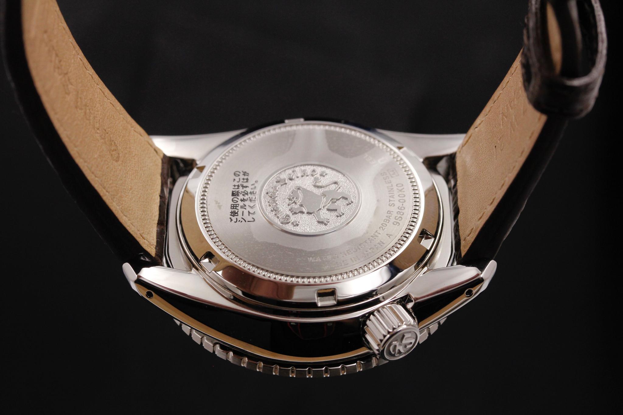 Watch Image 7