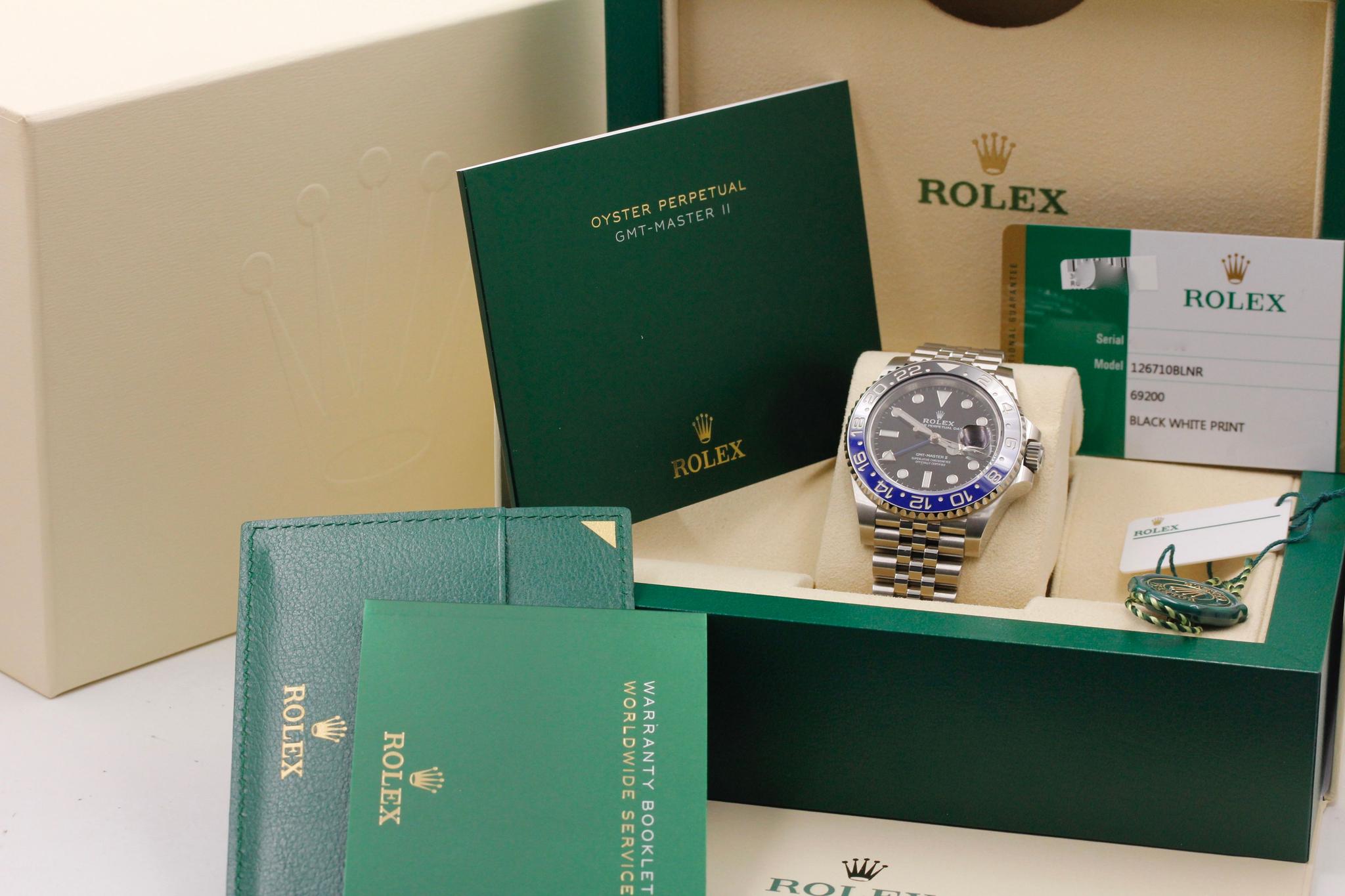 Watch Image 11