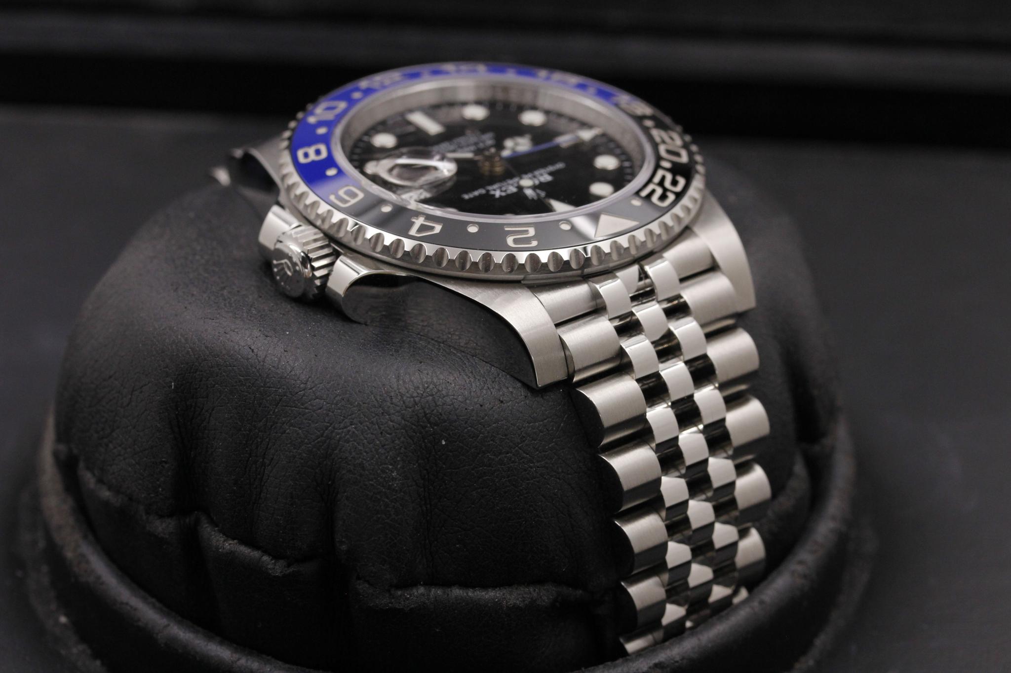 Watch Image 4