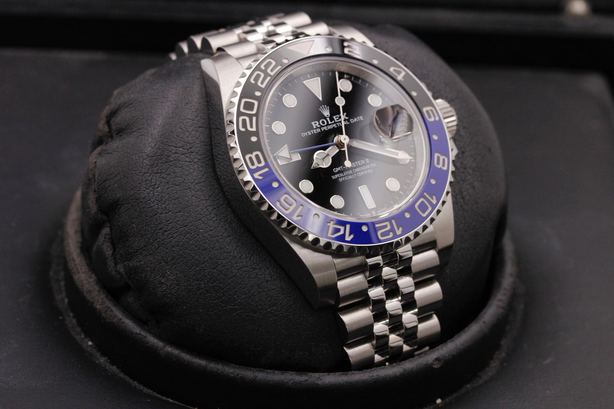 Watch Image 10