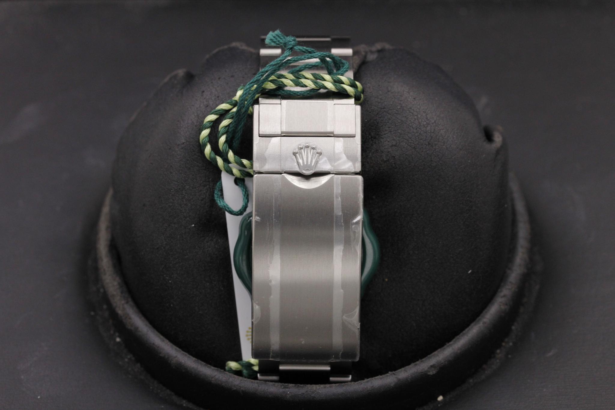 Watch Image 8