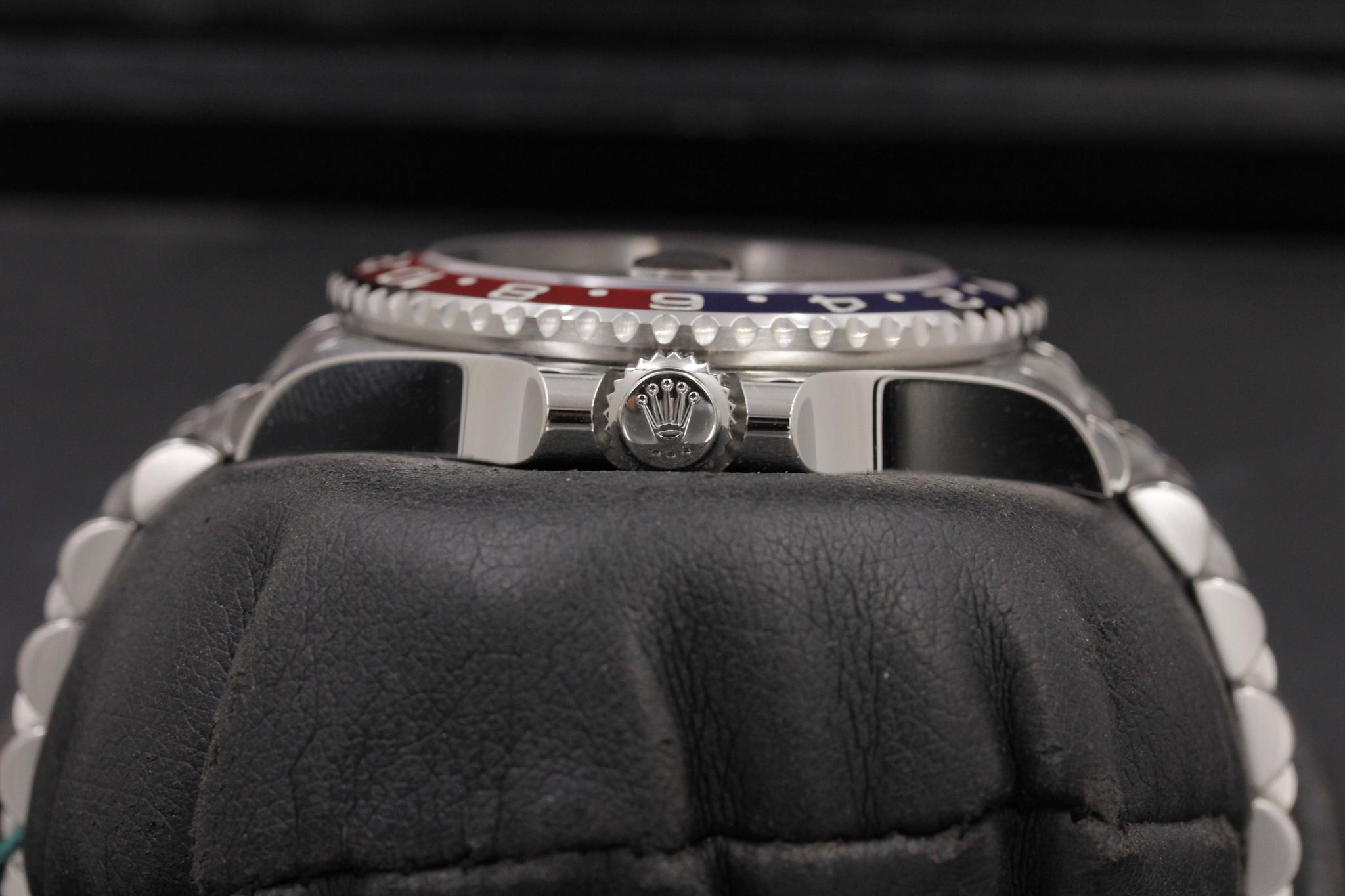 Watch Image 3