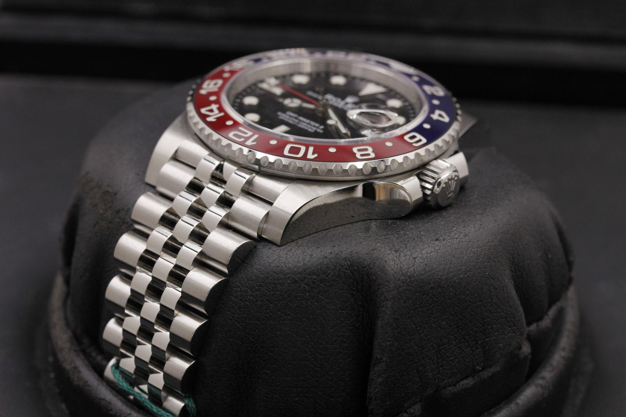 Watch Image 2