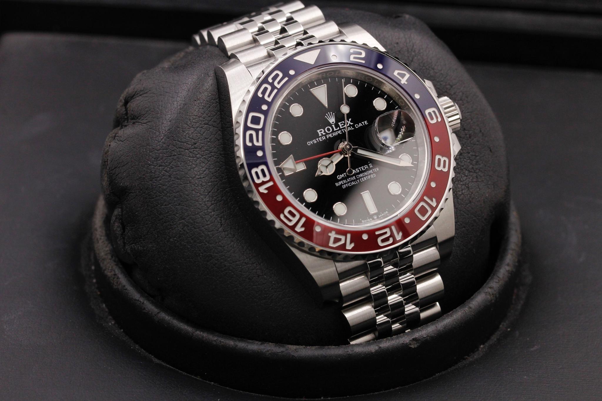 Watch Image 9