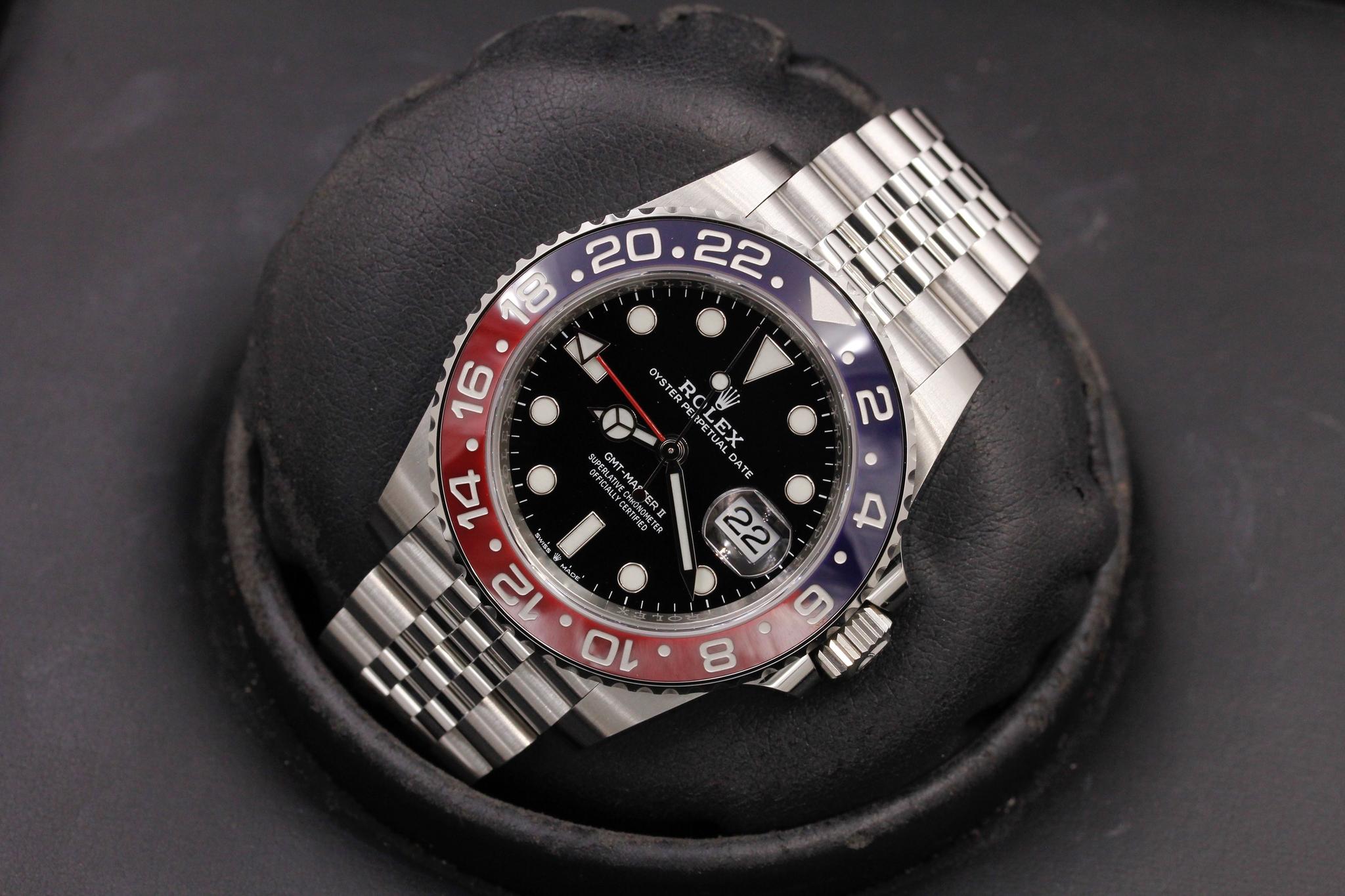 Watch Image 8