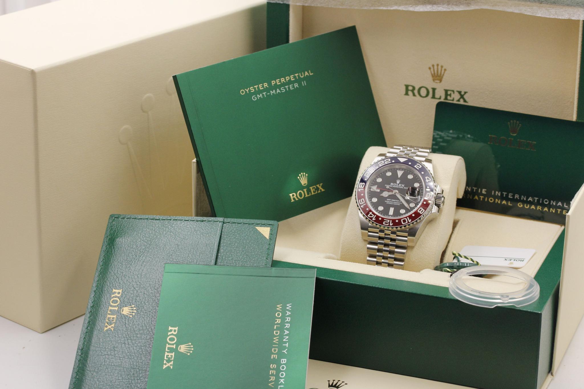 Watch Image 10