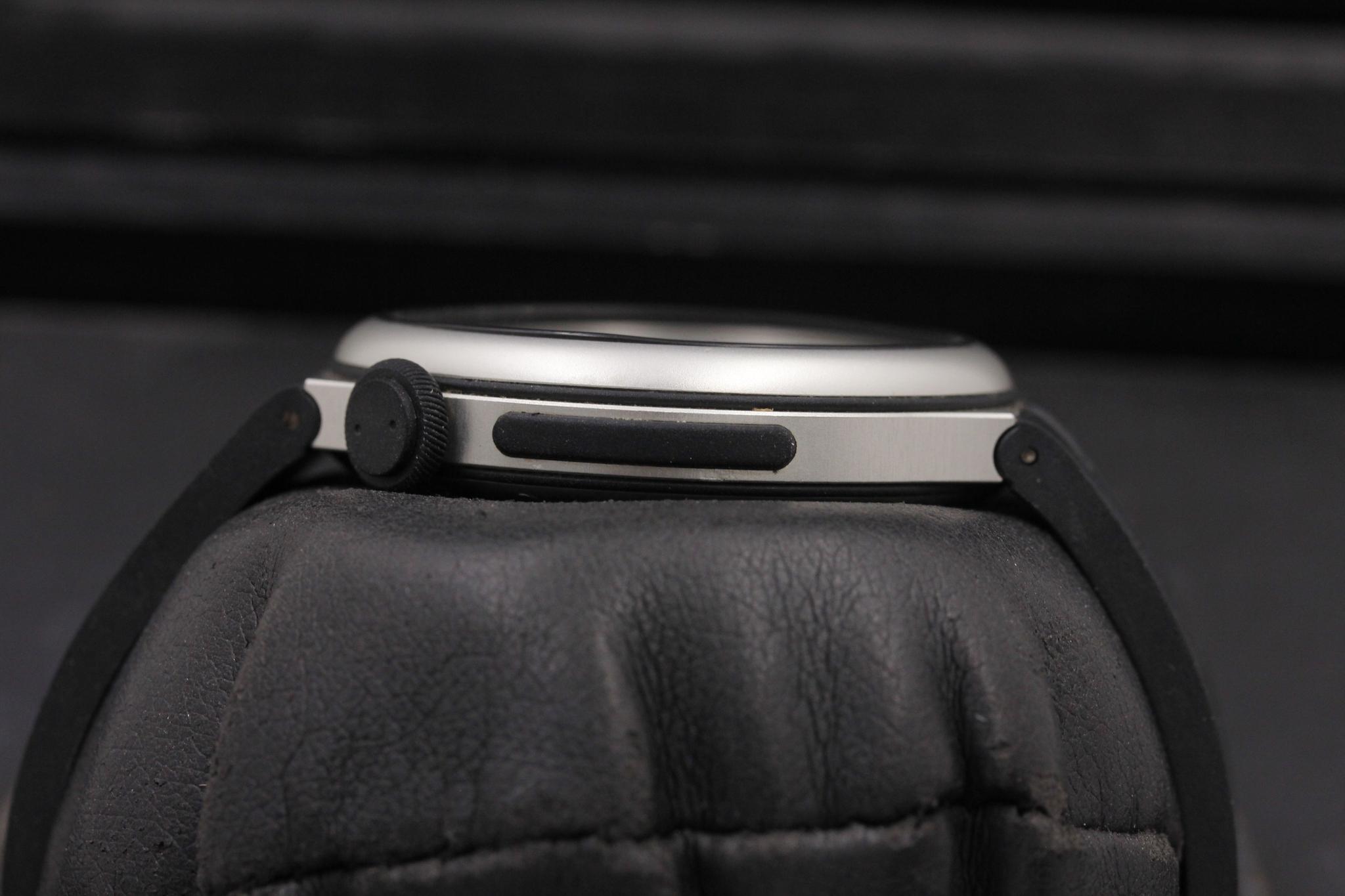 Watch Image 3