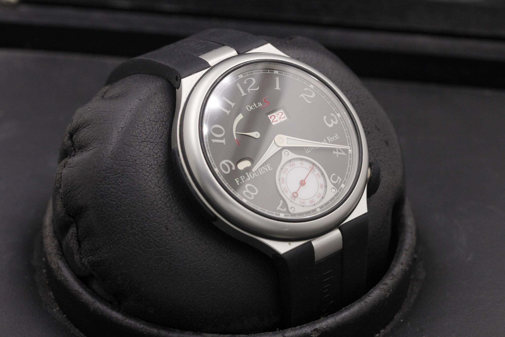 Watch Image 10