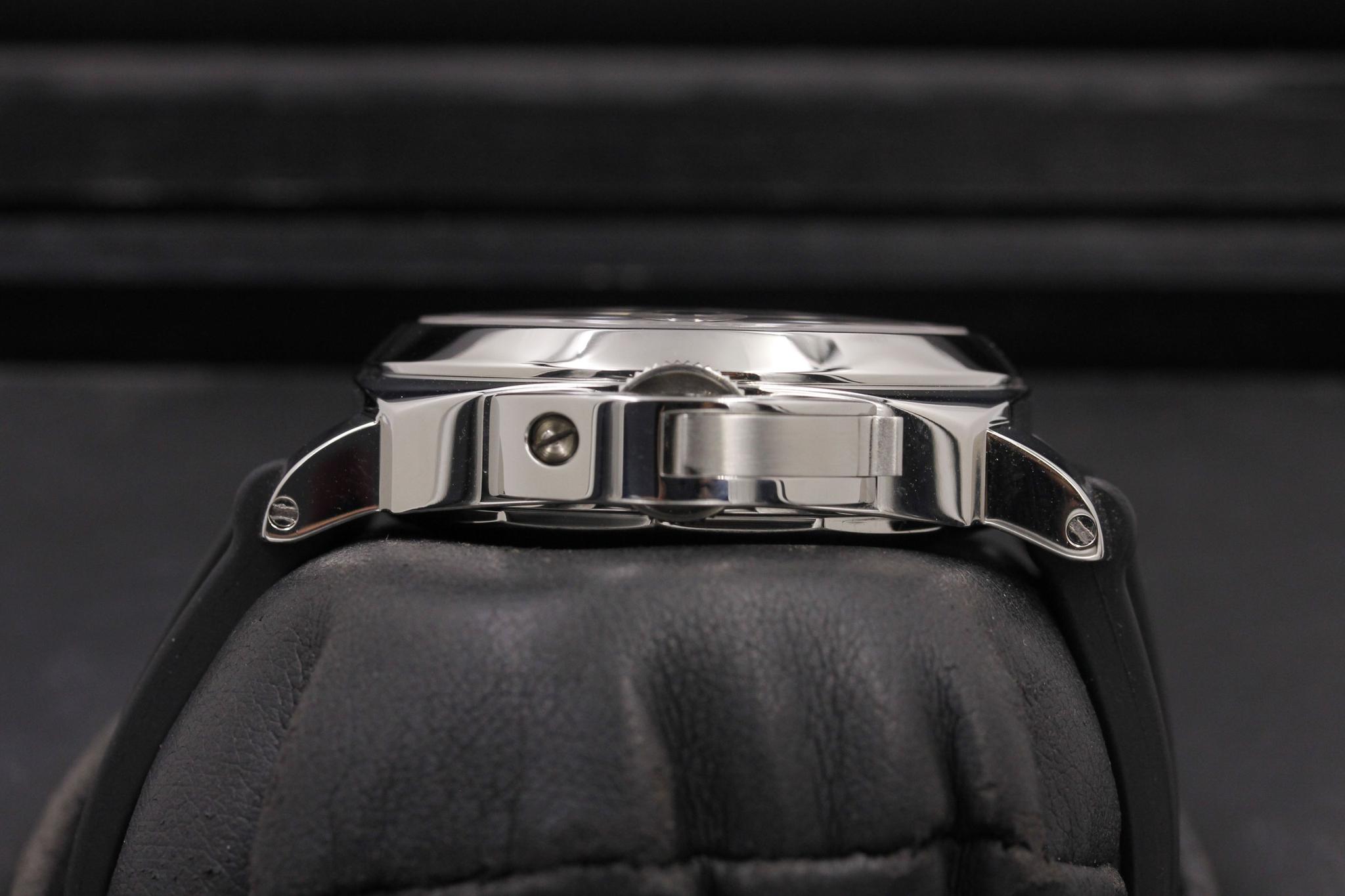 Watch Image 3