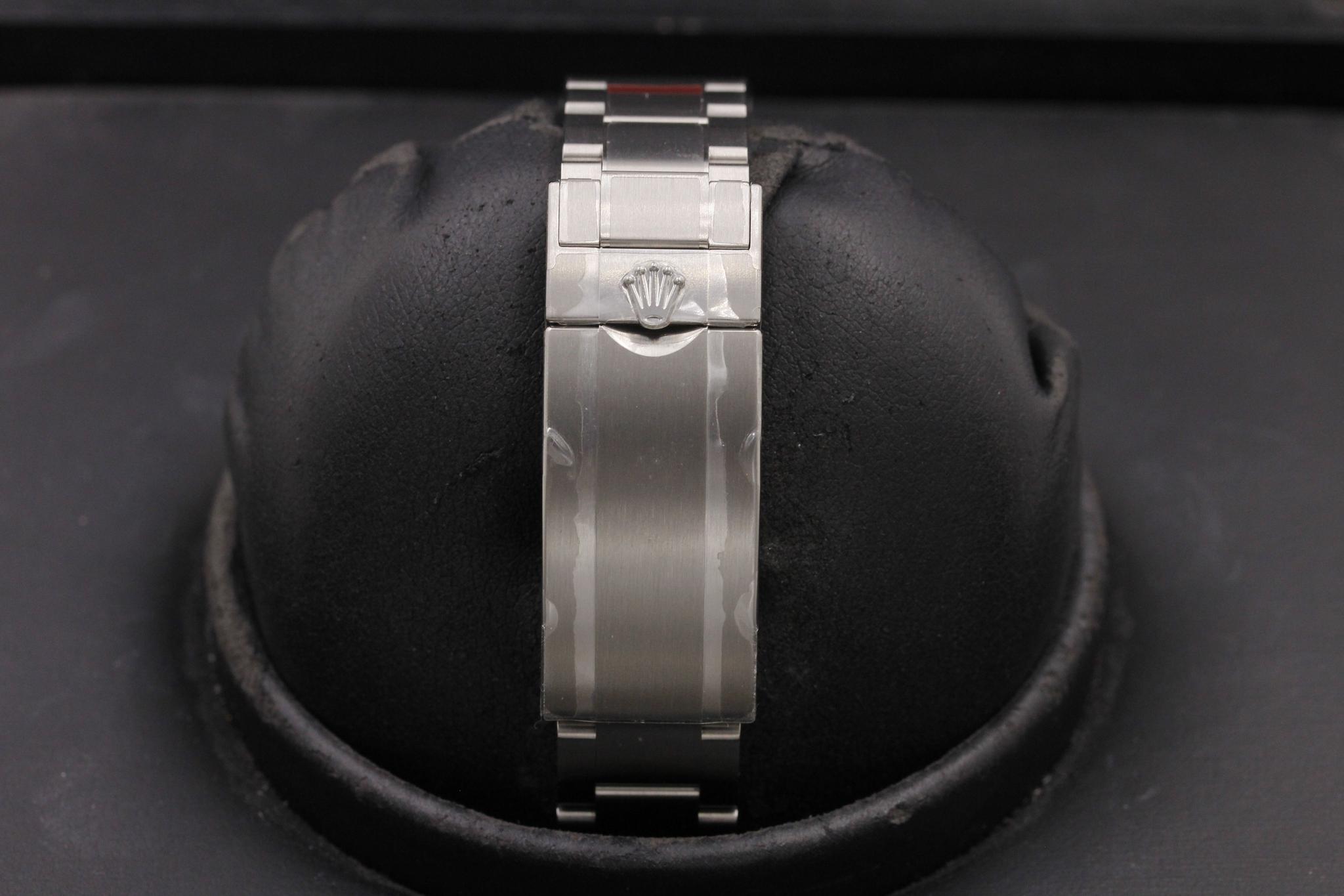 Watch Image 8
