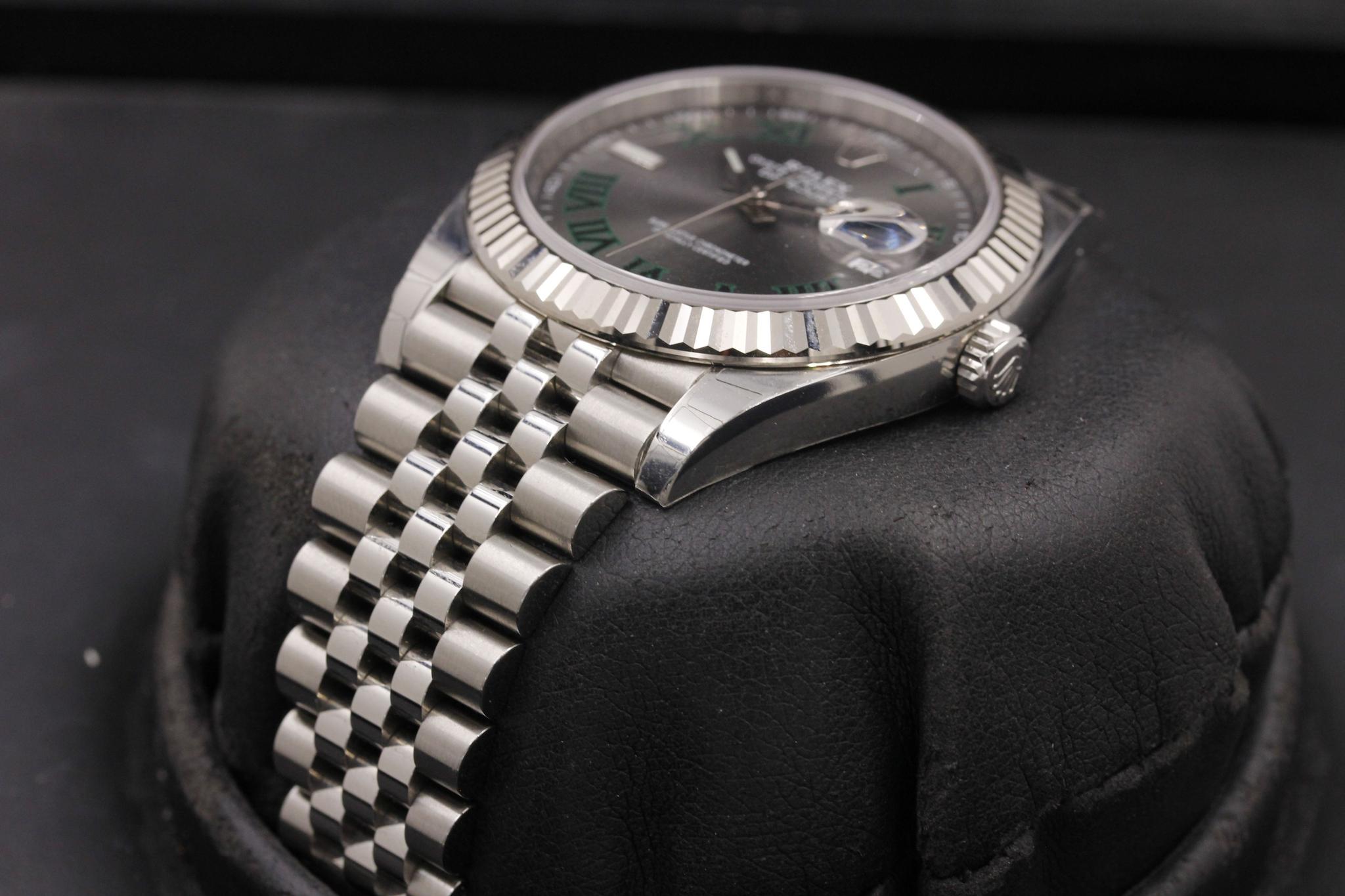 Watch Image 2