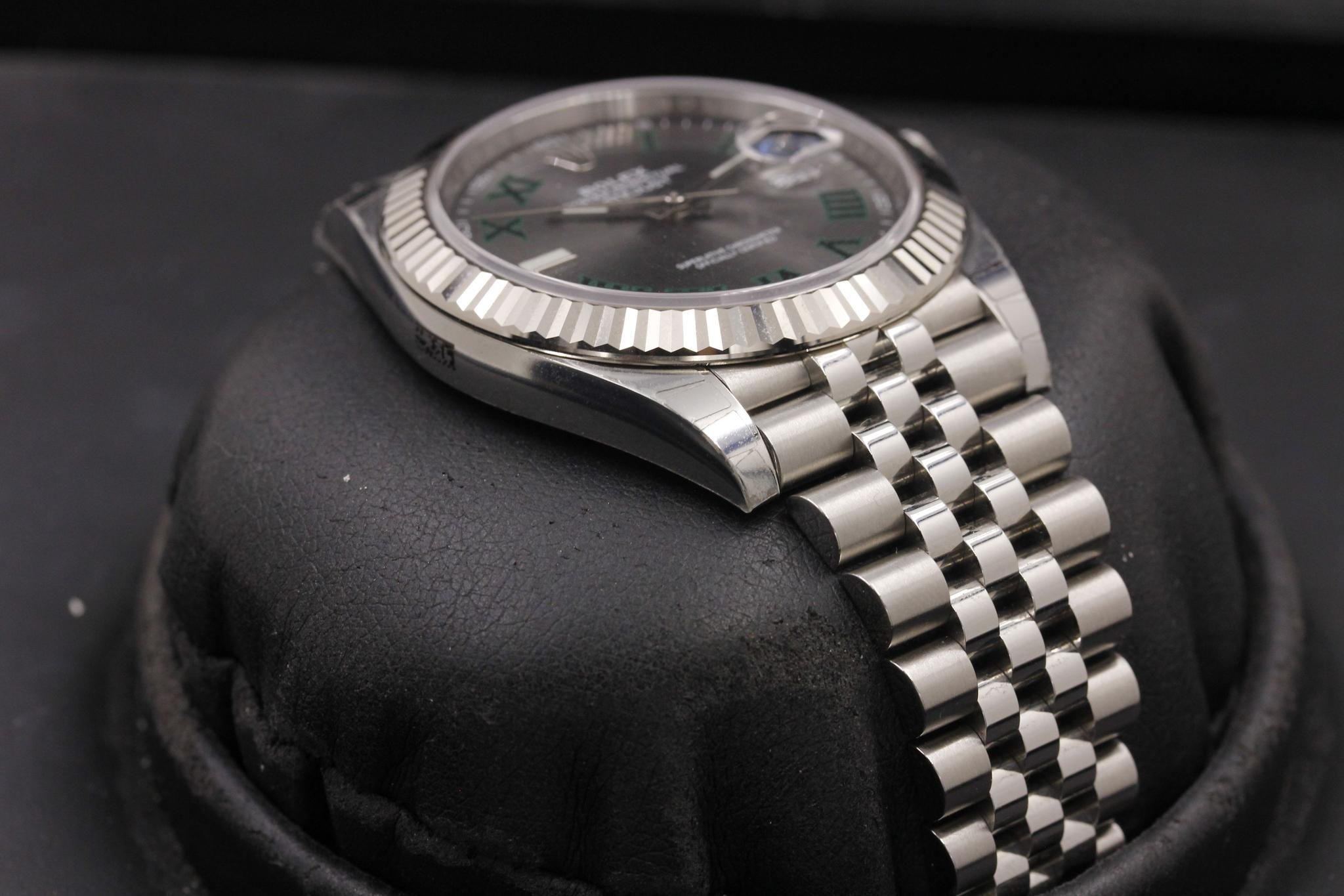 Watch Image 6