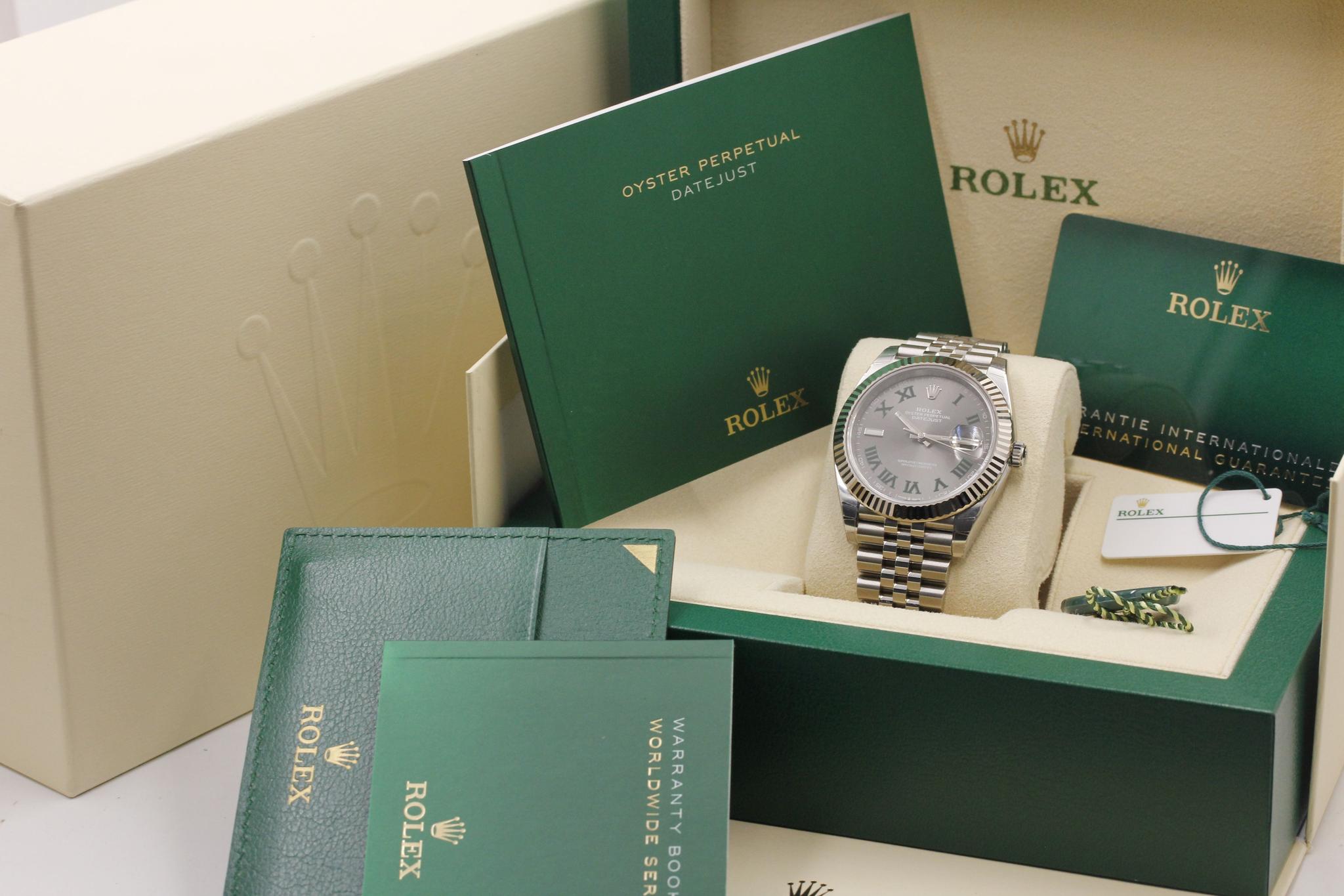 Watch Image 11