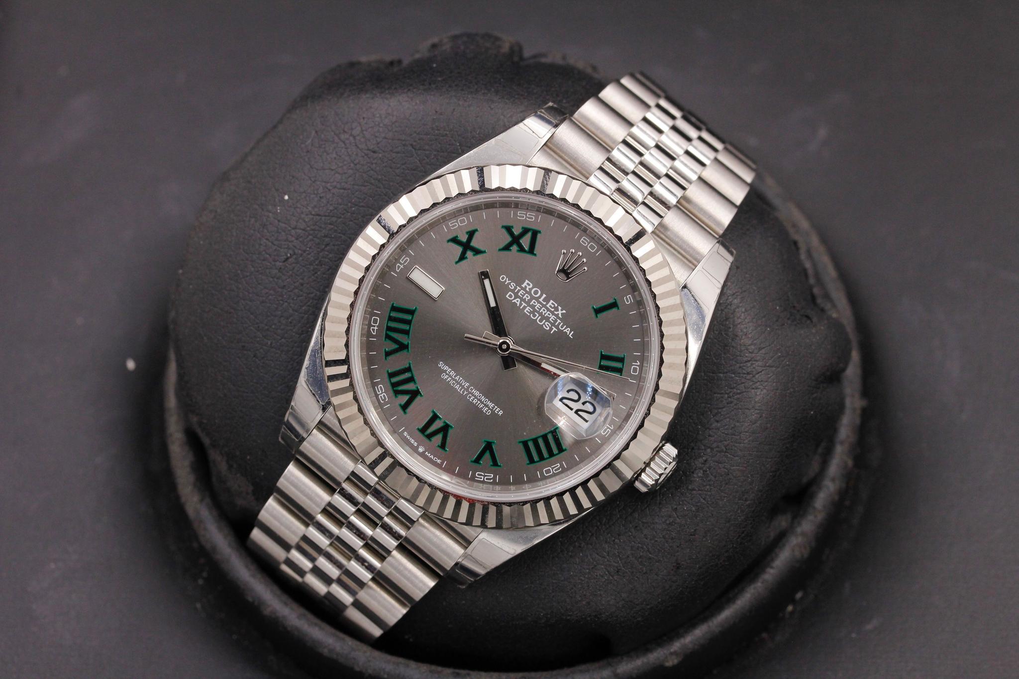 Watch Image 9