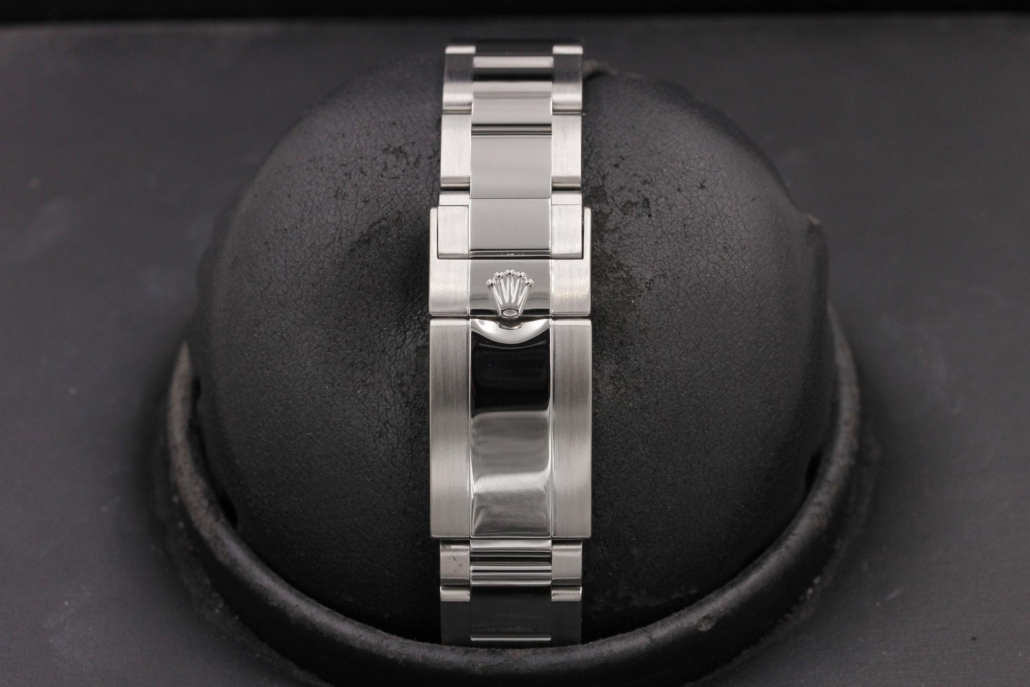 Watch Image 8