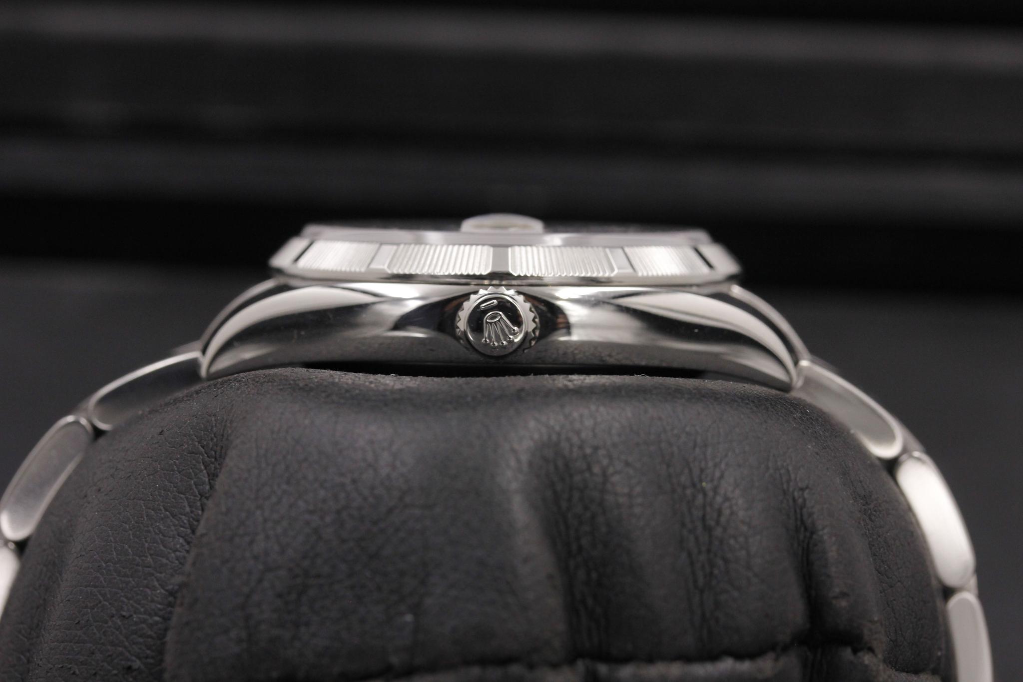 Watch Image 3