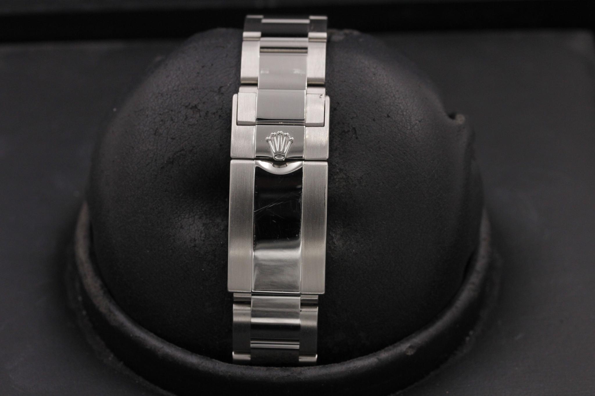 Watch Image 8