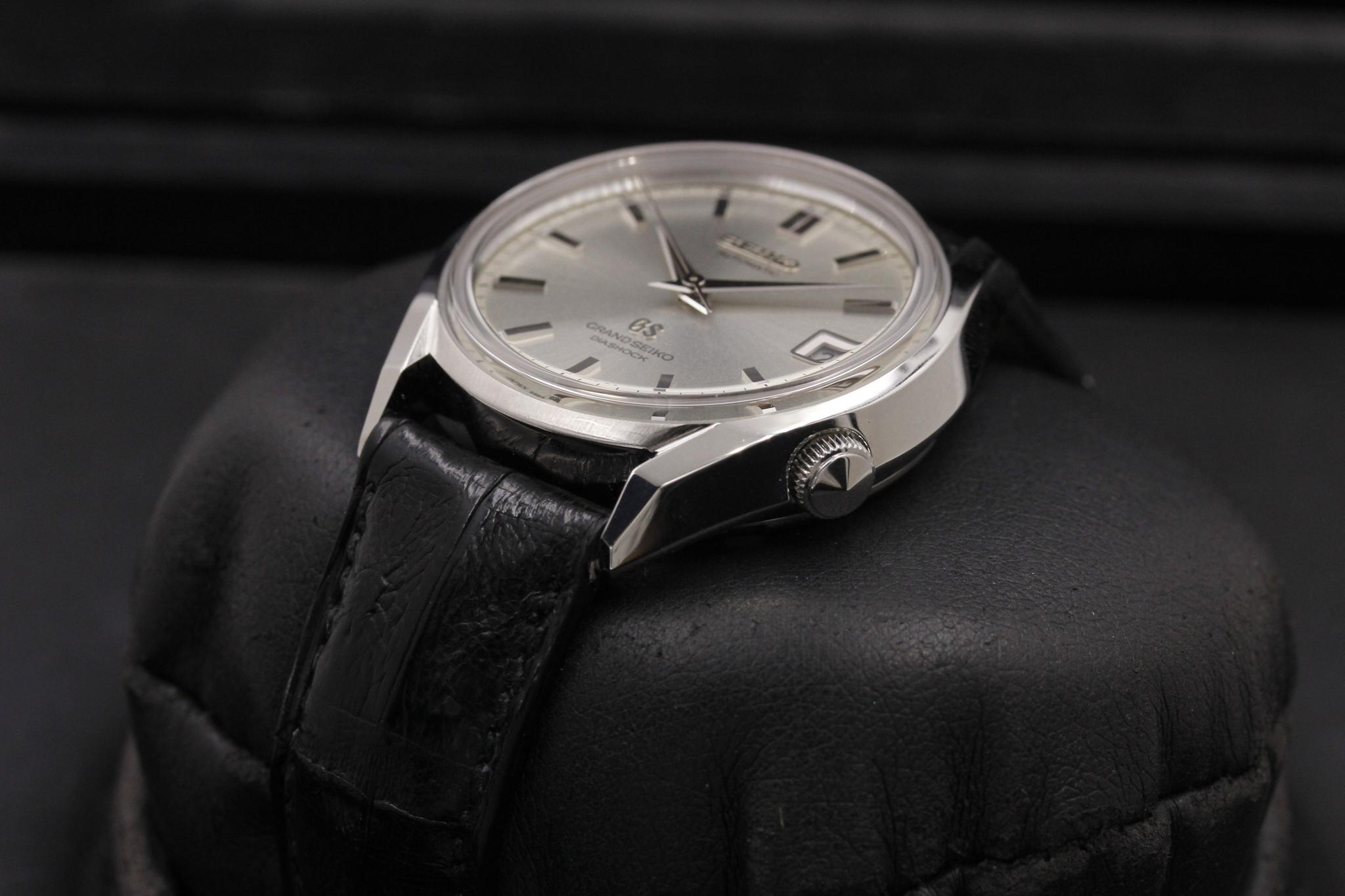 Watch Image 2