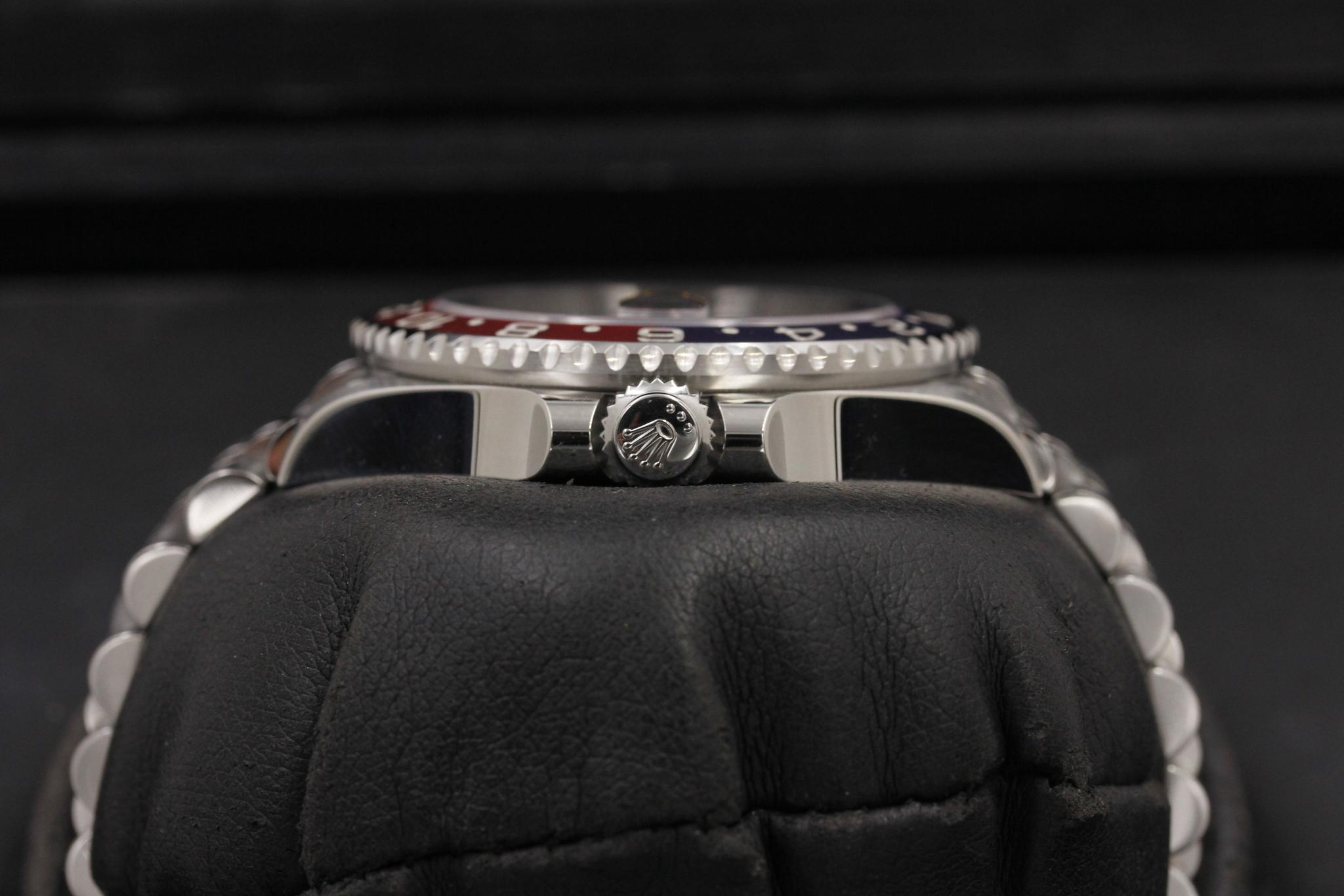 Watch Image 3